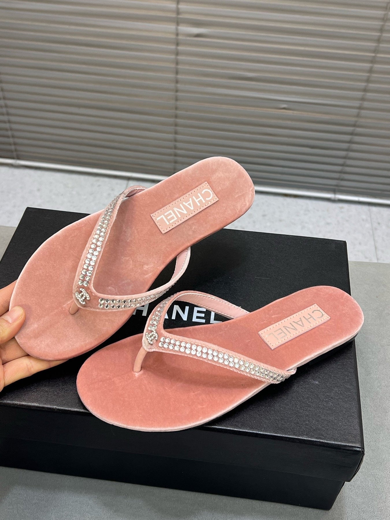 CRYSTAL THONG SANDAL IN FLAMINGO PINK SUEDE
