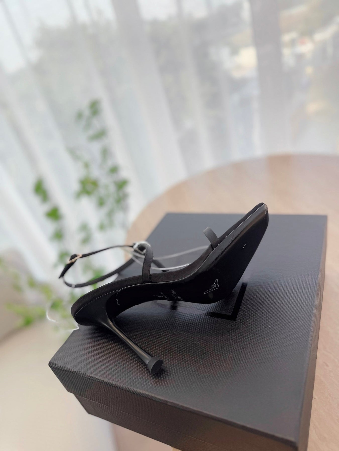 HIGH HEEL SANDAL 10 CM IN BLACK SATIN CREPE AND CRYSTAL