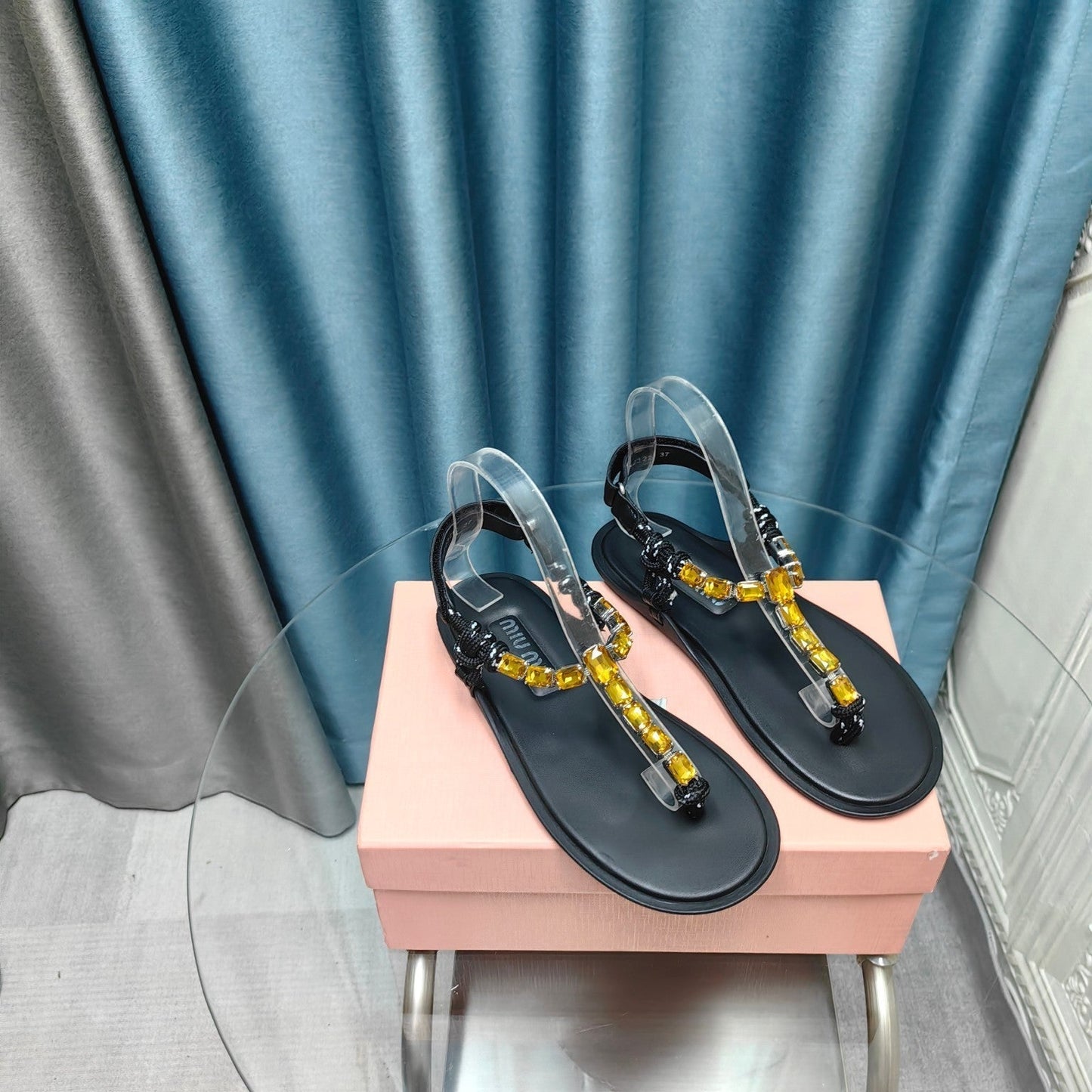 FLIP-FLOPS BLACK COWHIDE WITH CRYSTALS-YELLOW