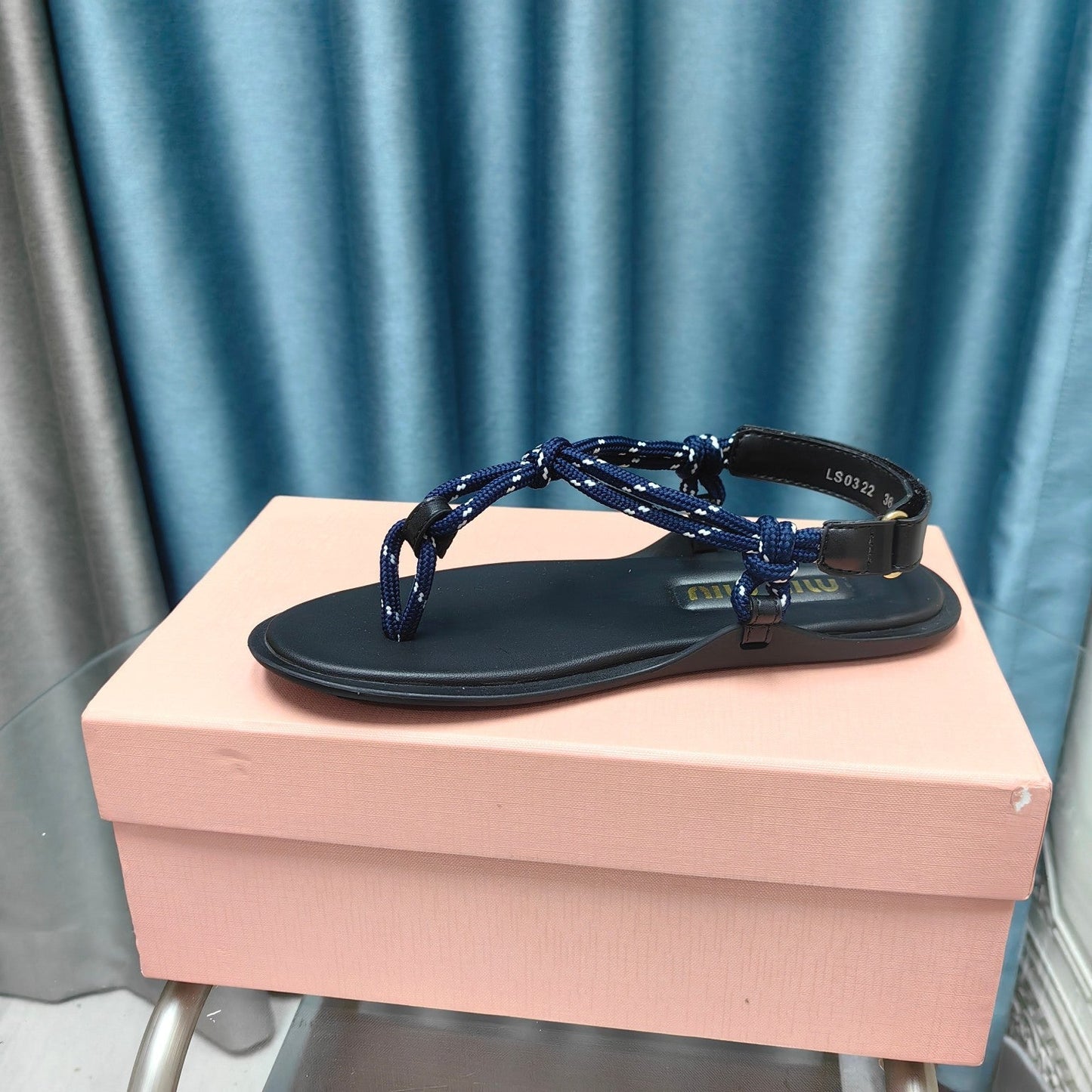 FLIP-FLOPS SANDAL BLACK SHEEPSKIN WITH NAVY STRAP