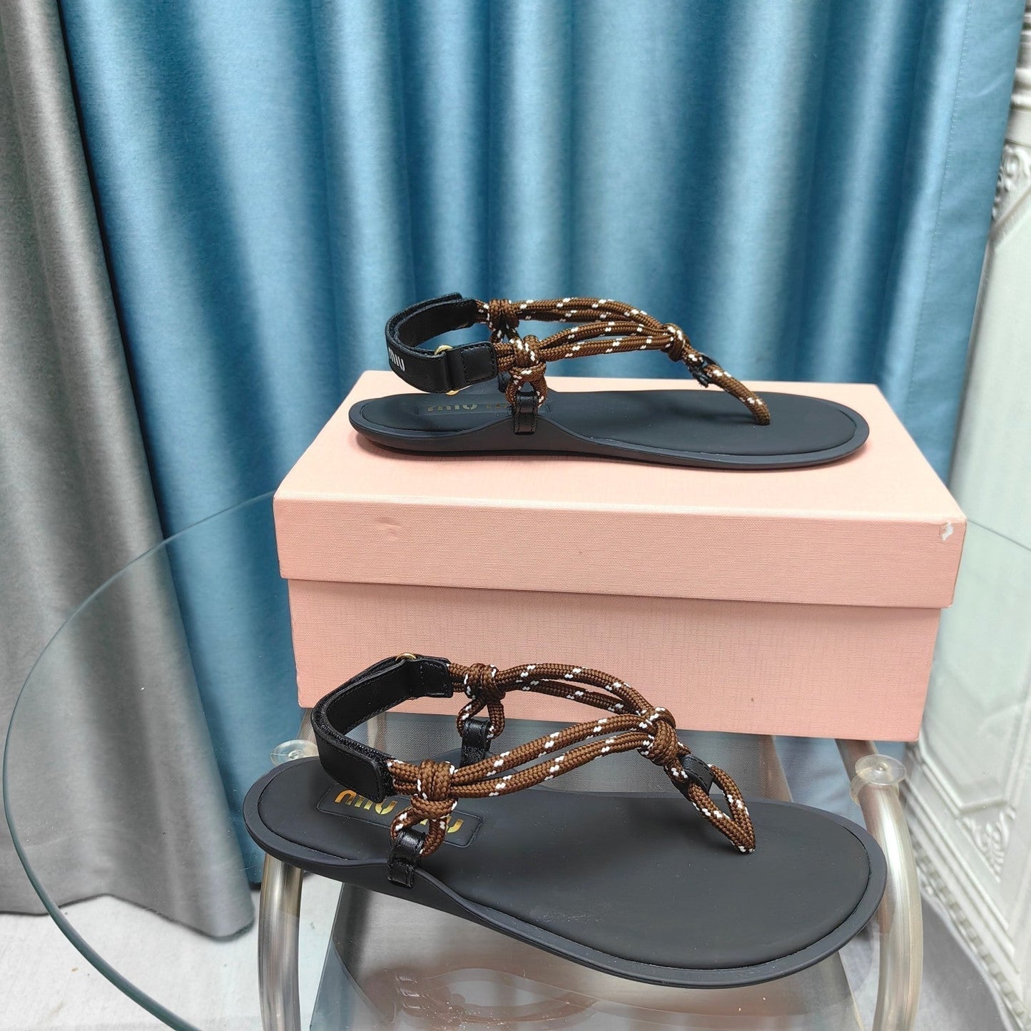 FLIP-FLOPS SANDAL BLACK SHEEPSKIN WITH BROWN STRAP