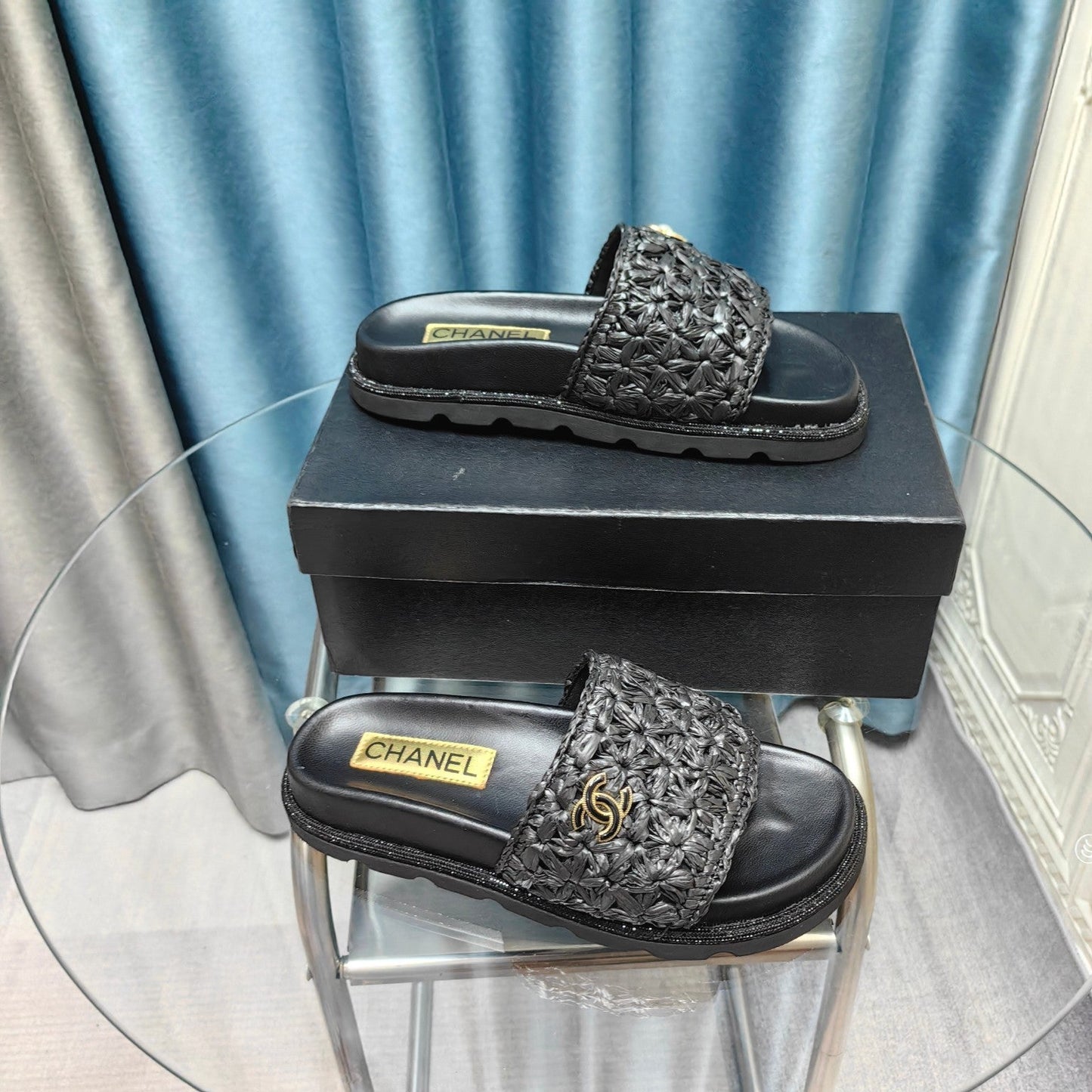 KNIT SLIPPERS IN BLACK WOVEN SATIN AND SHEEPSKIN
