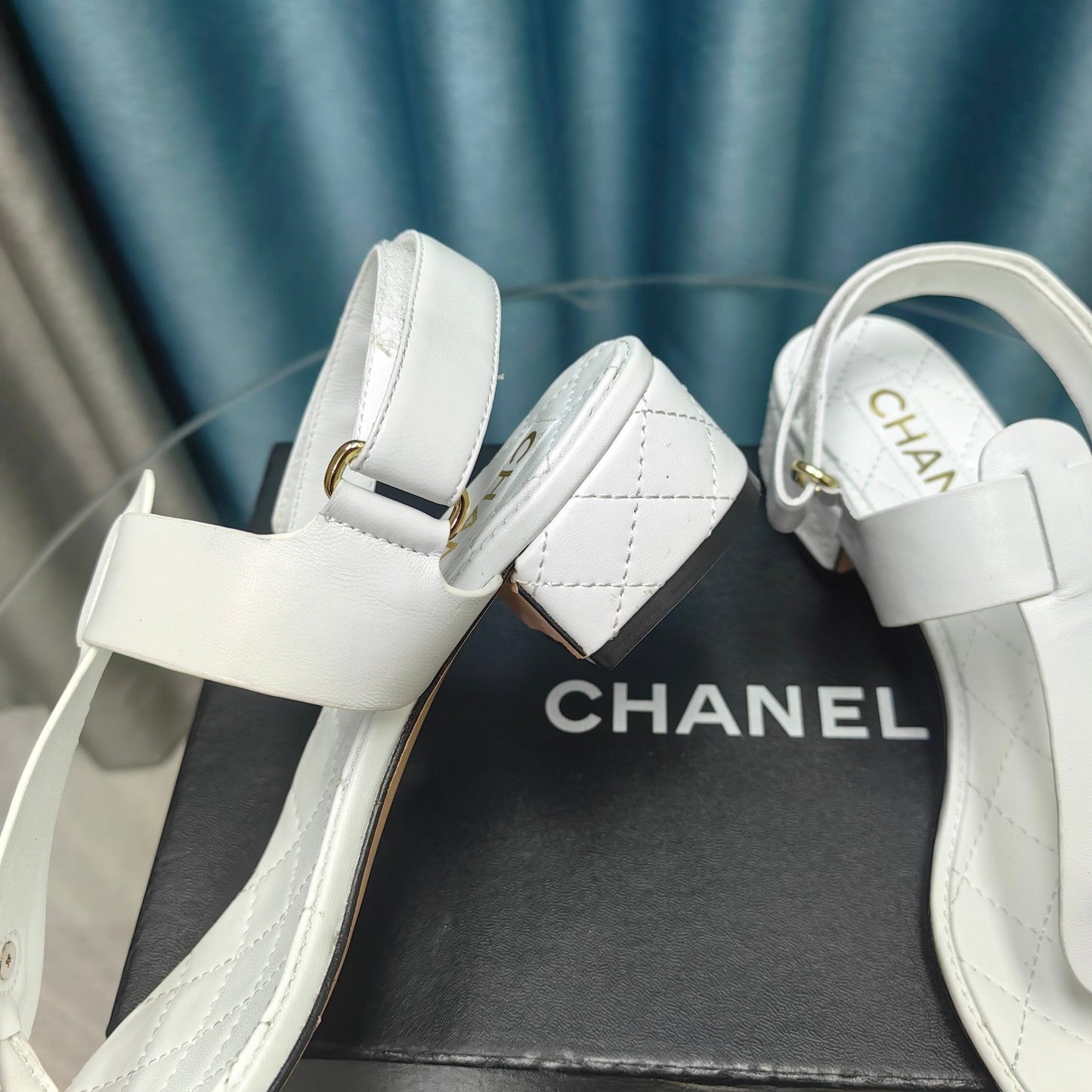 CLASSIC THONG SANDALS WHITE LAMBSKIN