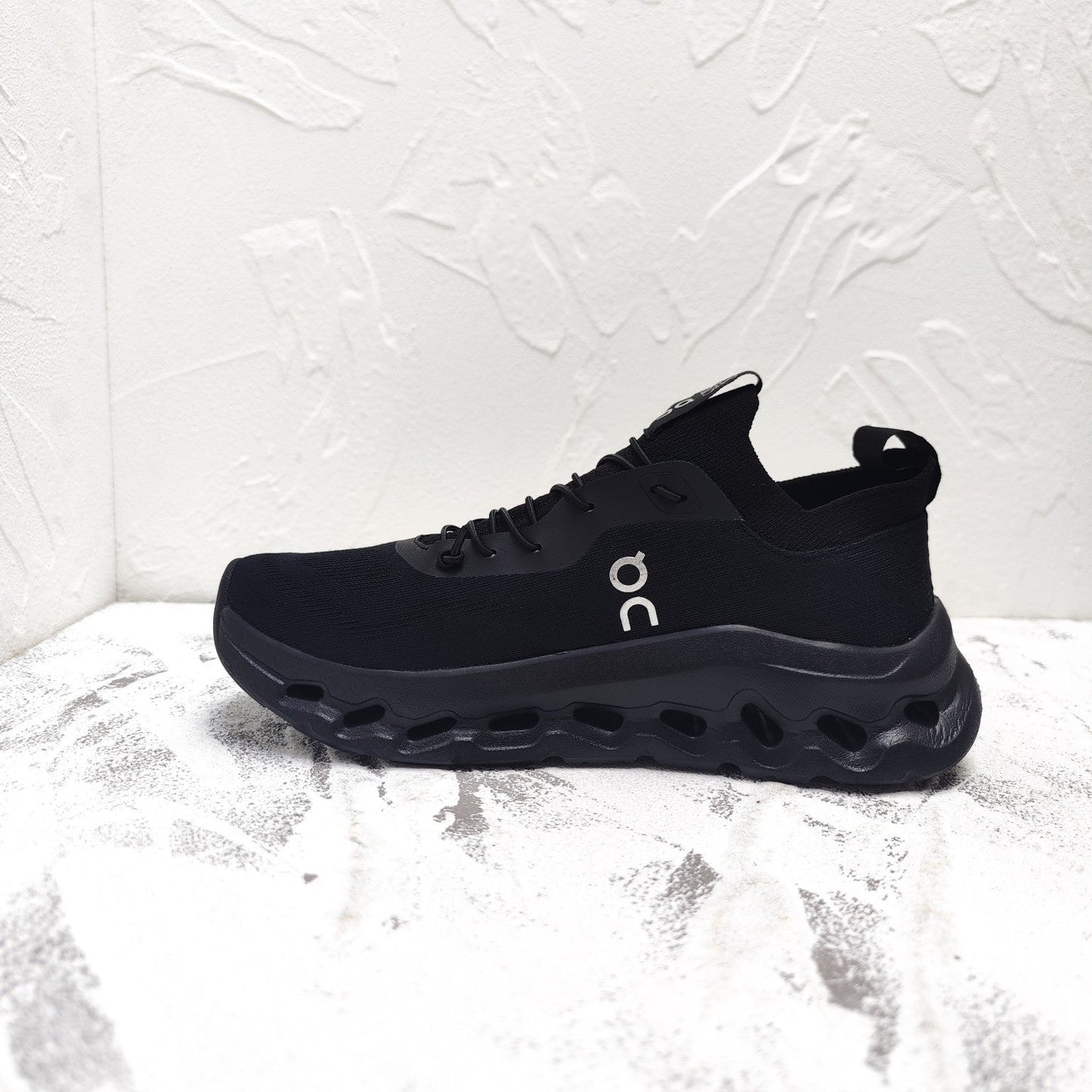 CLOUDTILT SNEAKER IN BLACK RECYCLED POLYESTER