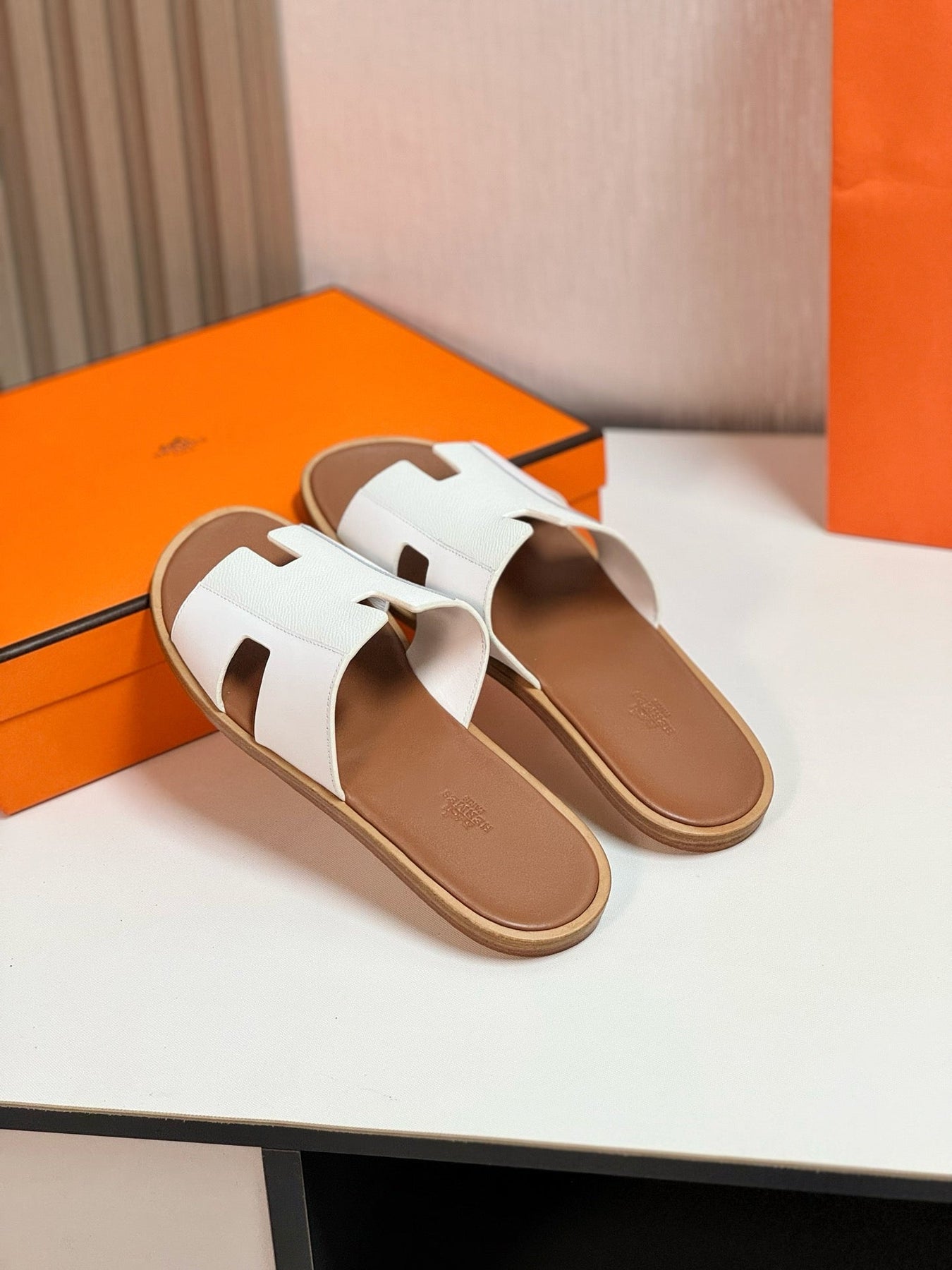 IZMIR SANDAL LIGHT BROWN MIX WHITE LAMBSKIN
