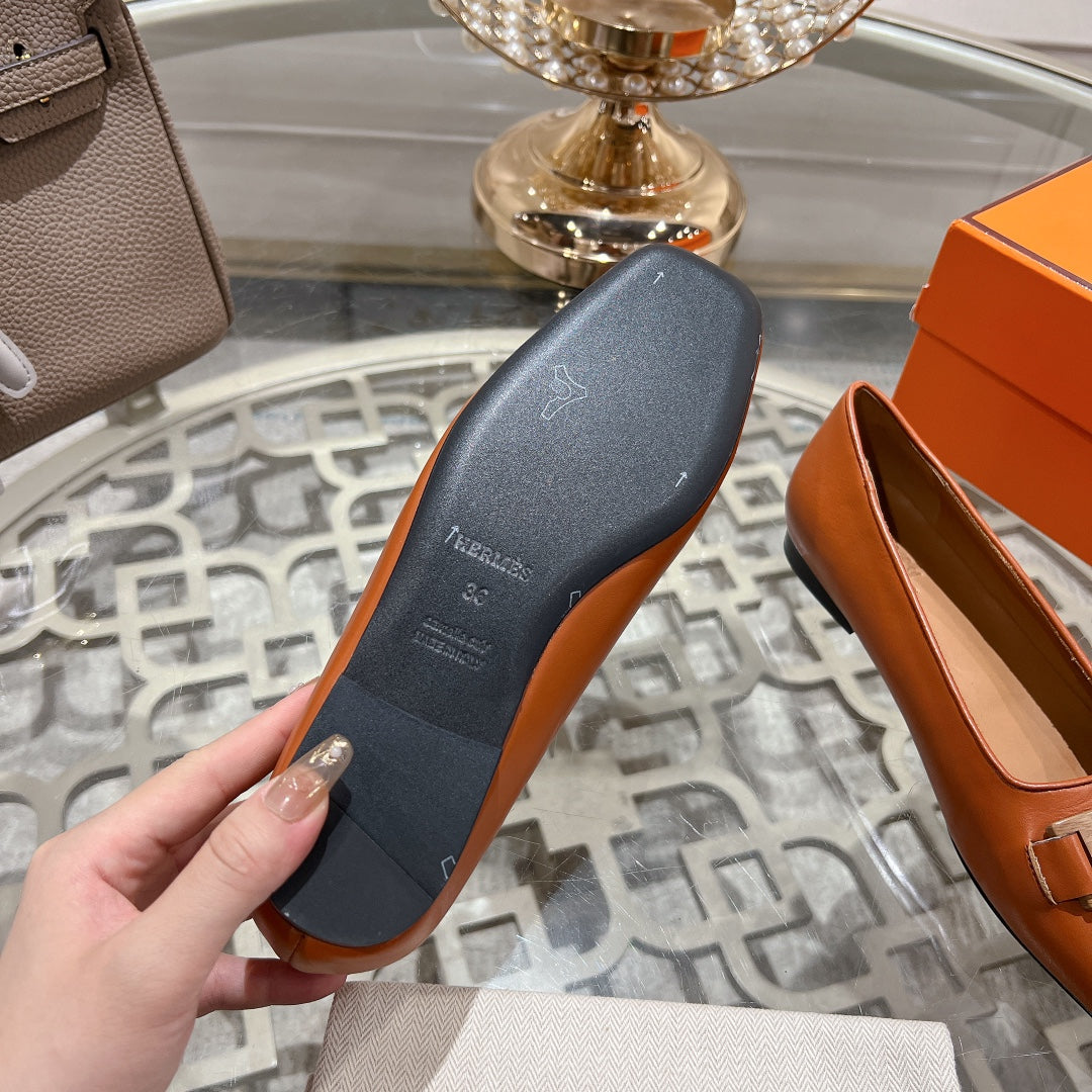 H - BUCKLE BALLET CARAMEL CALFSKIN