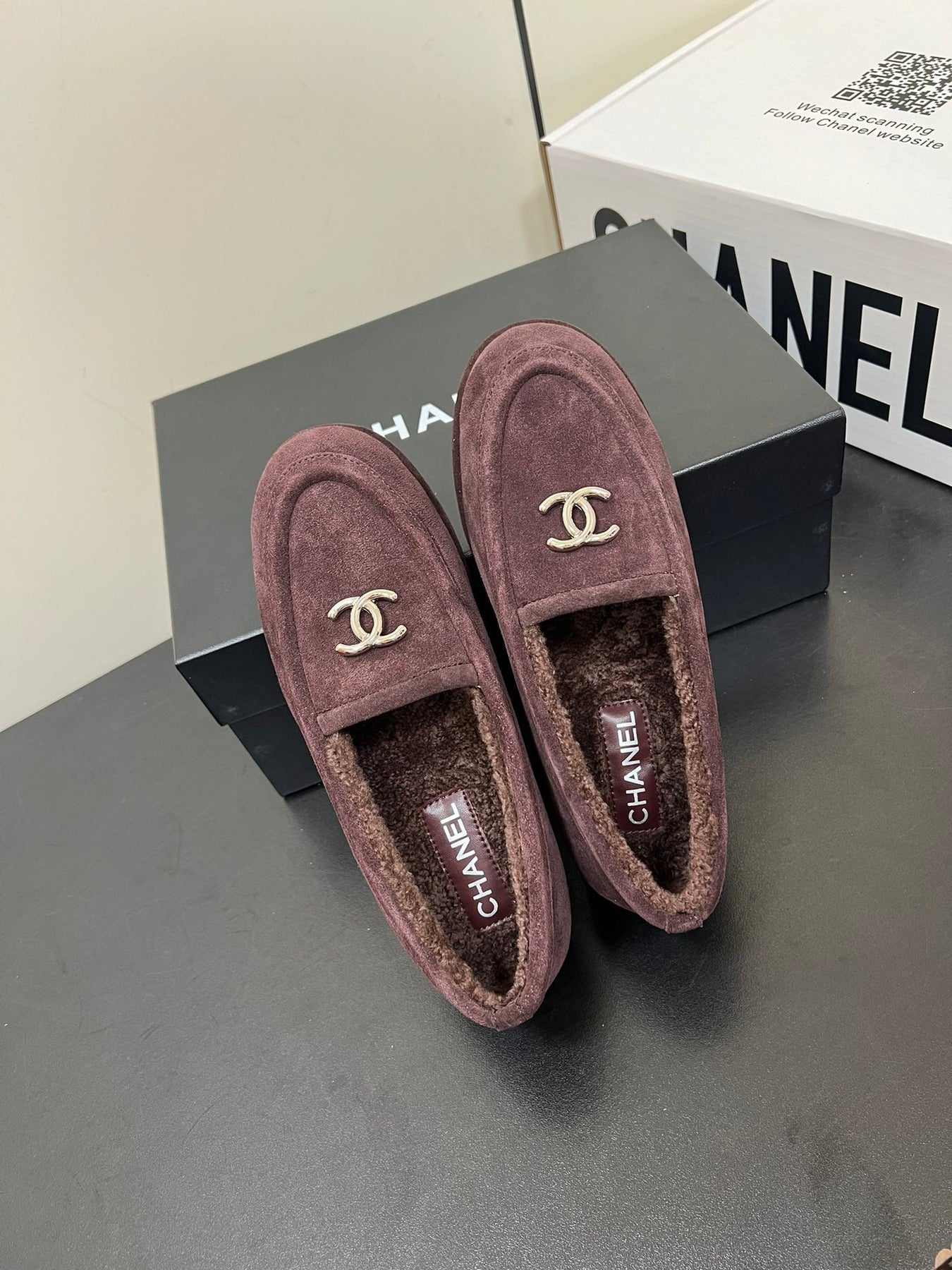 LOAFER IN CHESTNUT BROWN SUEDE AND SOLF FLEECE LINING