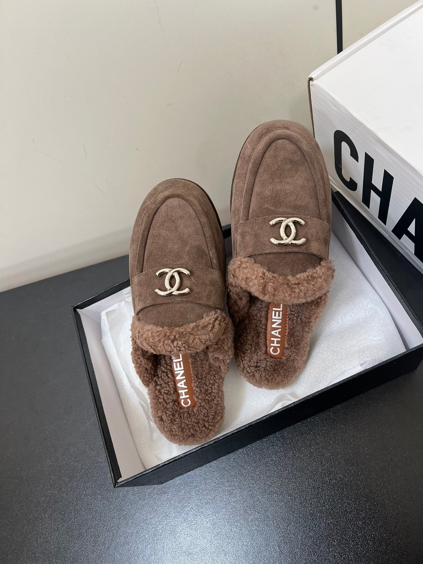 LOAFERS MULE IN MEDIUM BROWN SUEDE AND FLEECE LINING