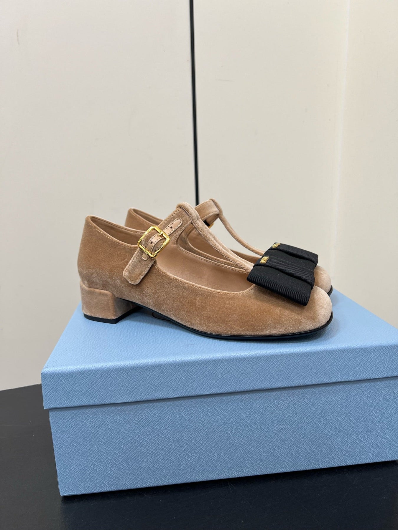 BOW MARY JANE PUMPS WITH T-STRAP IN PECAN PIE VELVET