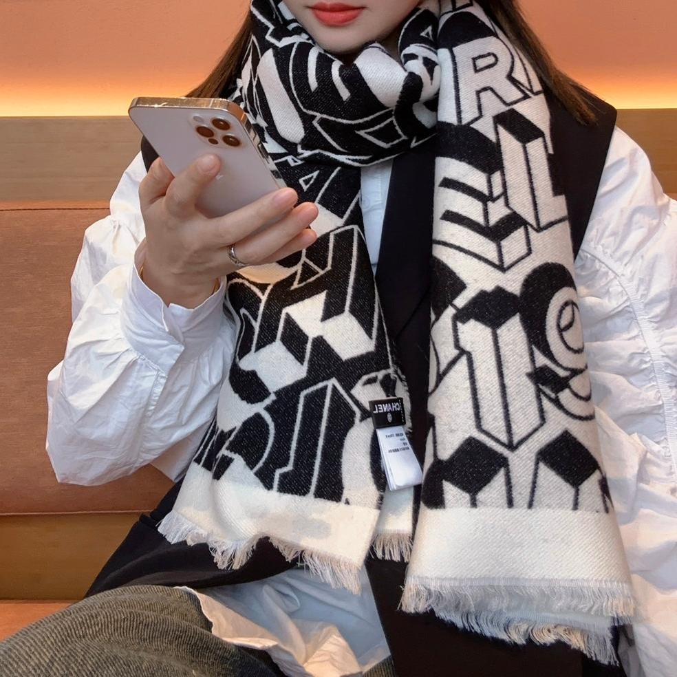 LETTER LOGO 178 CM SCARF IN BLACK MIX WHITE SHEEP WOOL AND SILK 393103