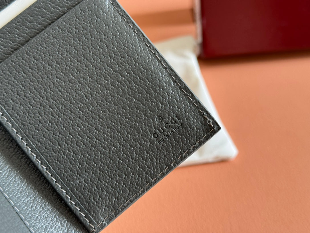 INTERIOR GG PASSPORT CASE 12 IN GREY CALFSKIN
