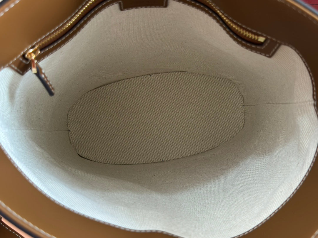 73 MEDIUM BUCKET BAG 27.5 IN BROWN SMOOTH CALFSKIN