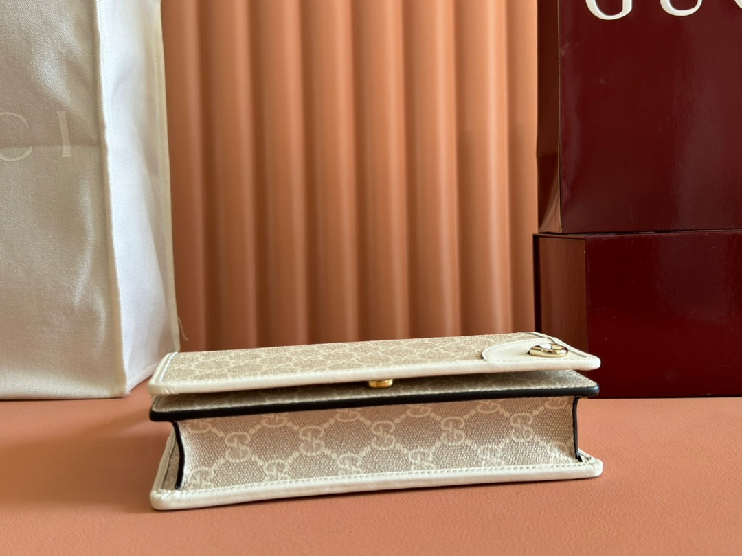 EMBLEM WALLET GG MONOGRAM 20 IN BEIGE AND WHITE SMOOTH CALFSKIN