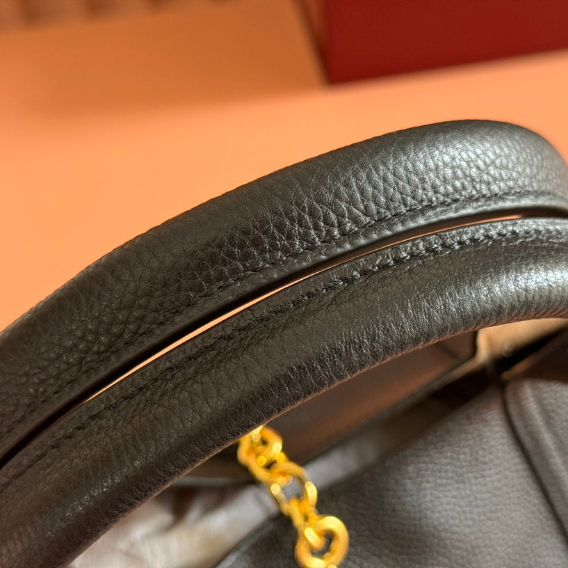 MEDIUM SOFTBIT MAXI SHOULDER BAG 27.5 IN BLACK GRAINY LAMBSKIN