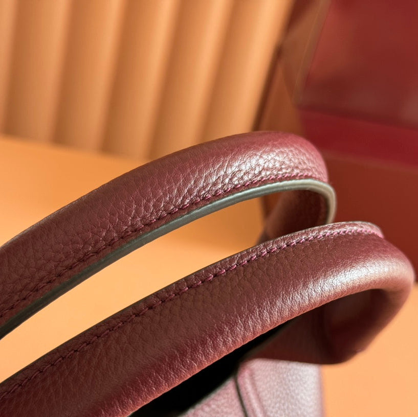 MEDIUM SOFTBIT MAXI SHOULDER BAG 27.5 IN ROSSO ANCORA RED GRAINY LAMBSKIN