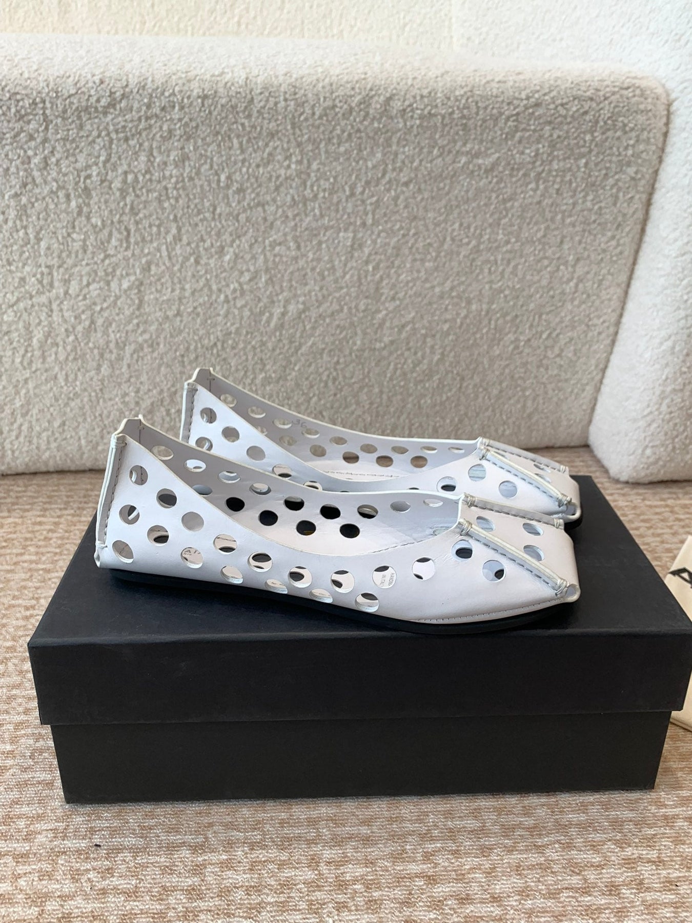 PERFO BALLET FLATS IN WHITE CALFSKIN