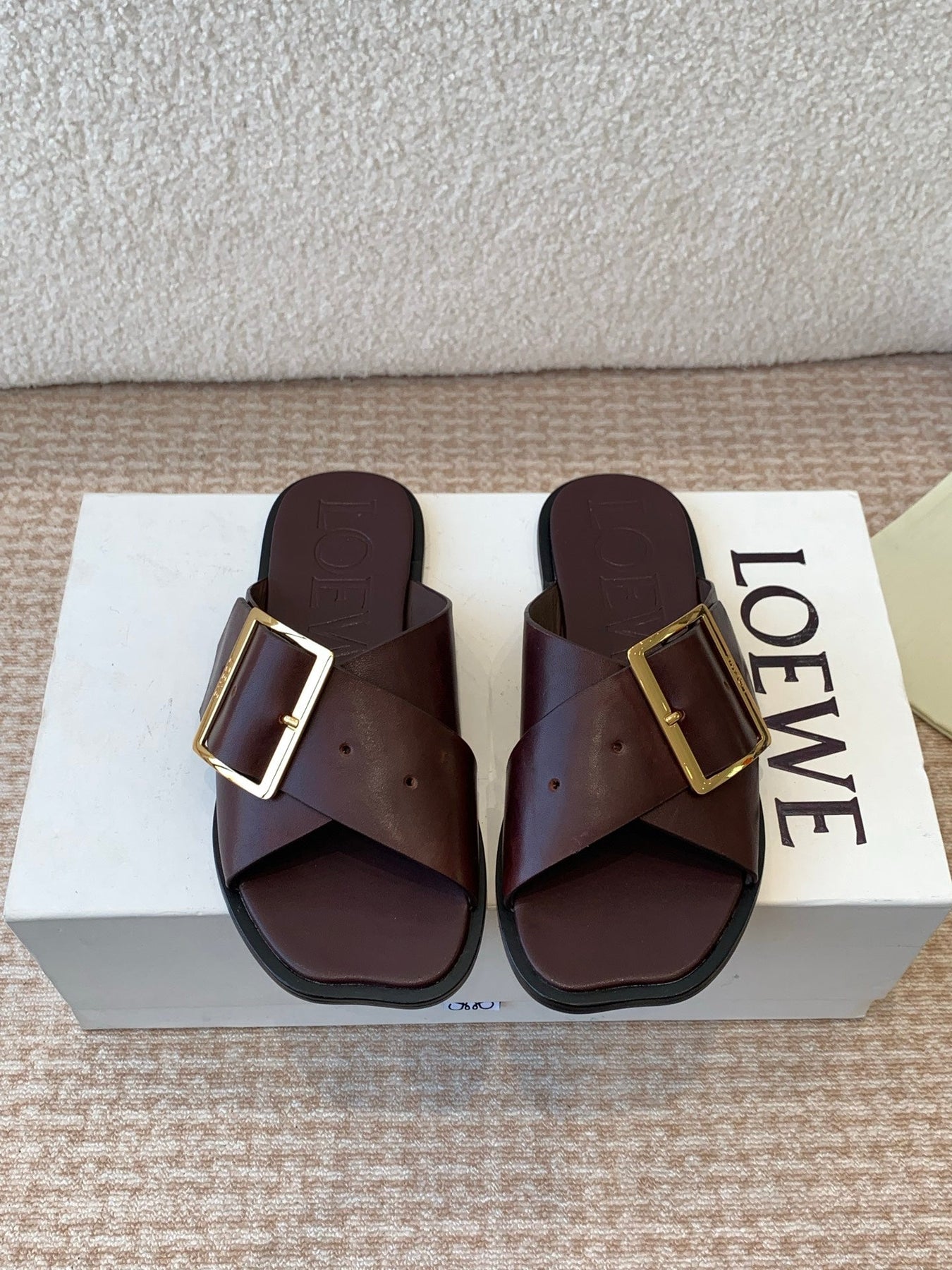 PETAL BELT FLAT SANDAL IN RUSSET BROWN CALFSKIN