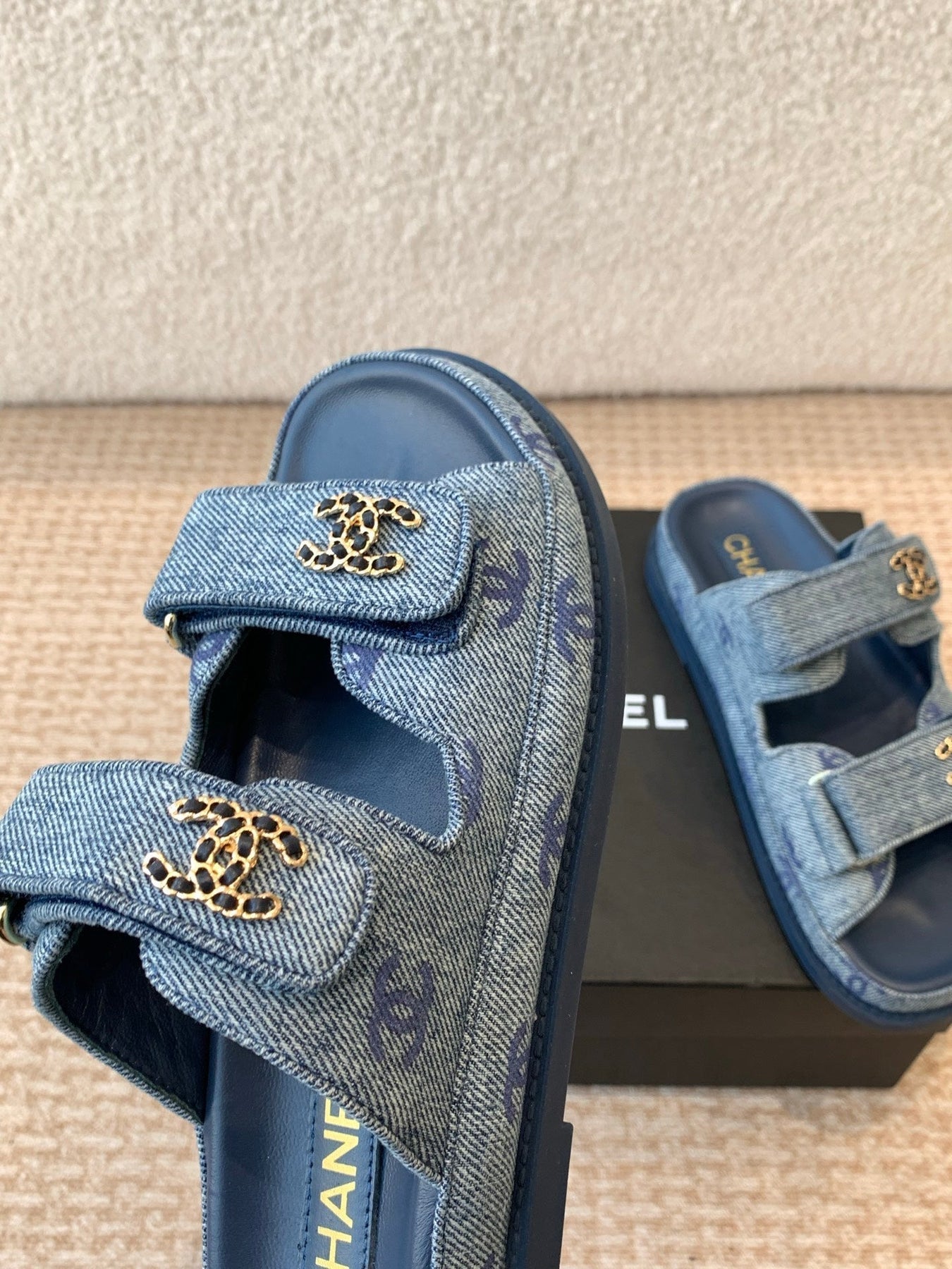 DAD SANDAL IN CLASSIC BLUE DENIM FABRIC MULE