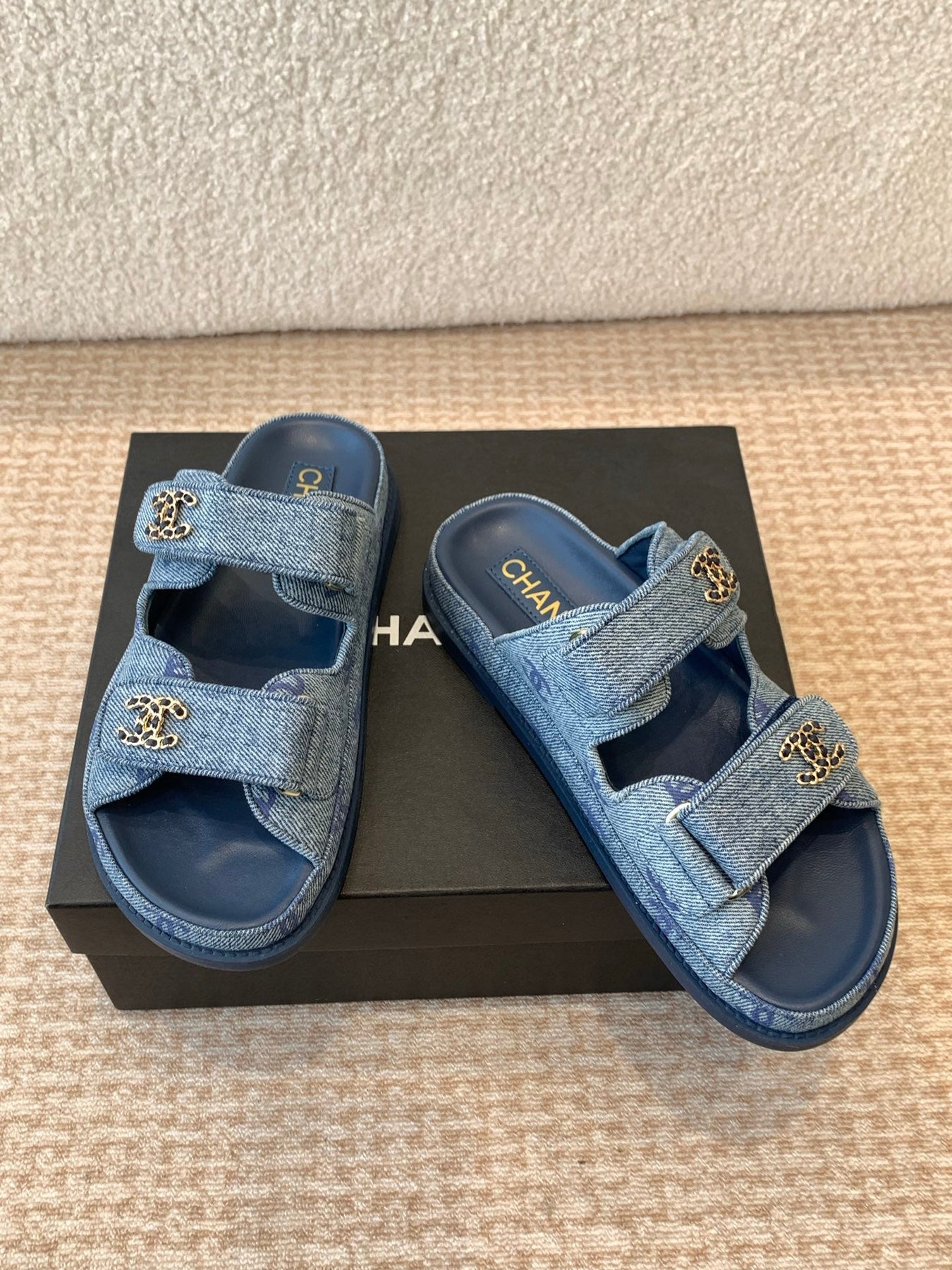 DAD SANDAL IN CLASSIC BLUE DENIM FABRIC MULE