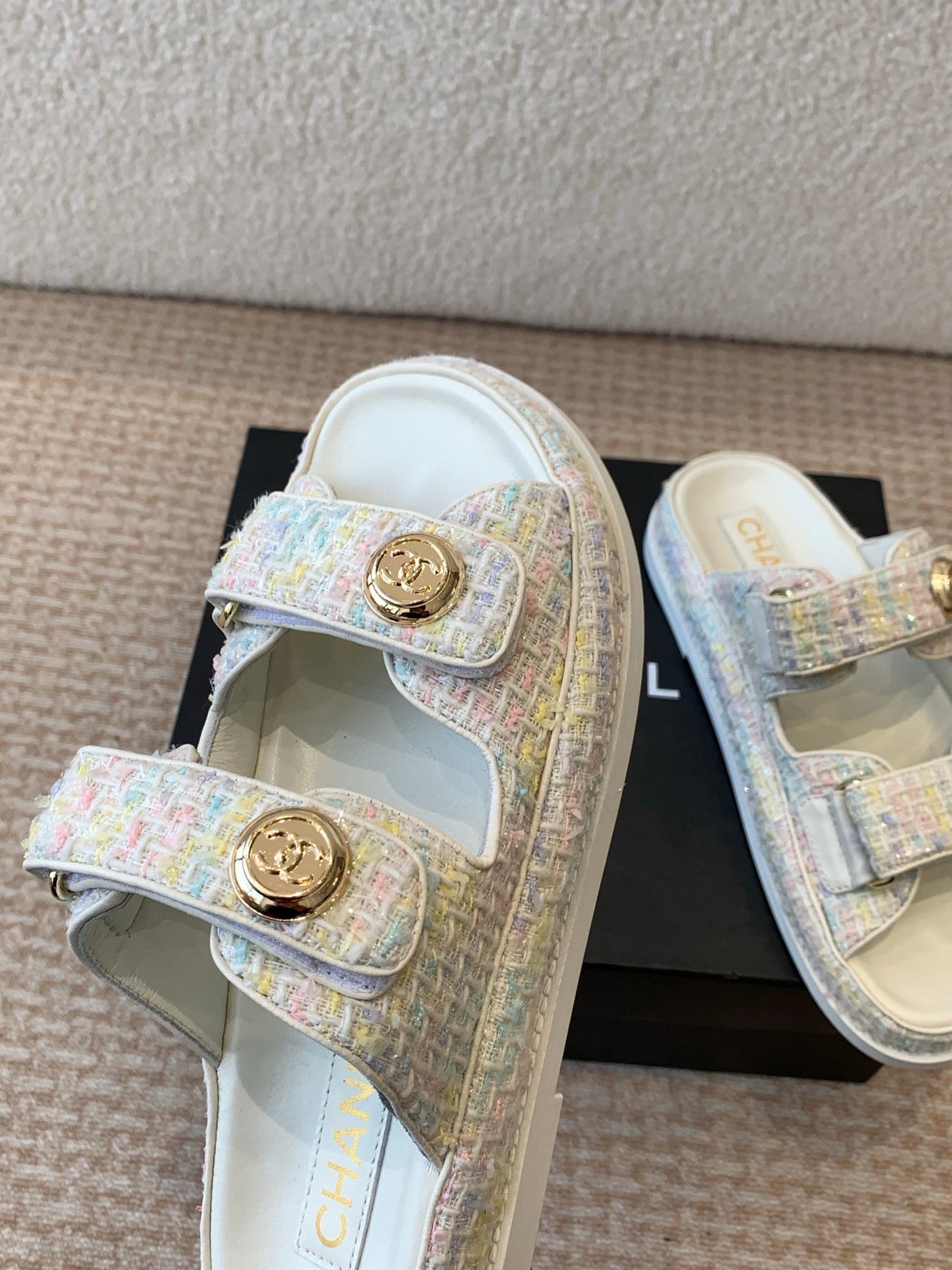 DAD SANDAL IN WHITE FABRIC WITH SEQUINS MULE