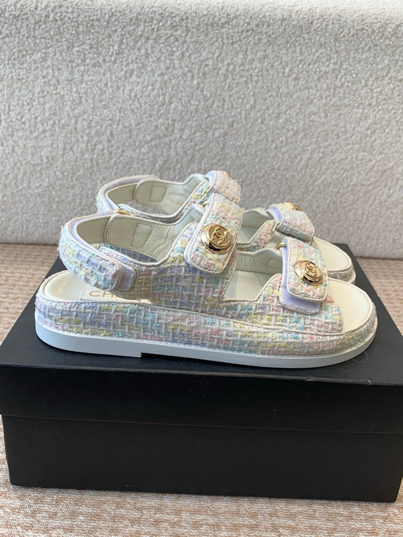 DAD SANDAL IN WHITE MIX COLORFUL FABRIC