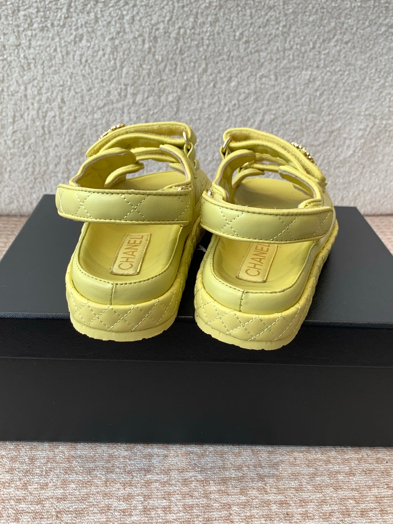 DAD SANDAL IN LEMON YELLOW CALFSKIN