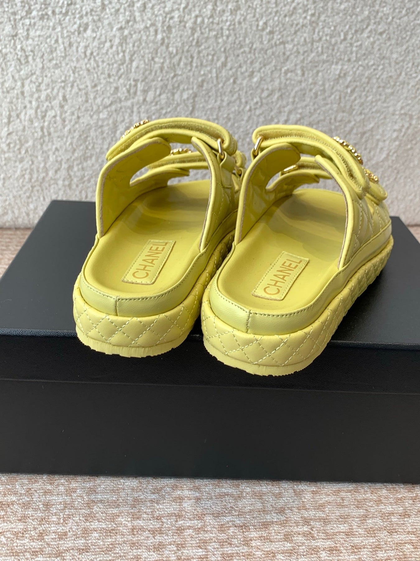 DAD SANDAL IN LEMON YELLOW CALFSKIN MULE