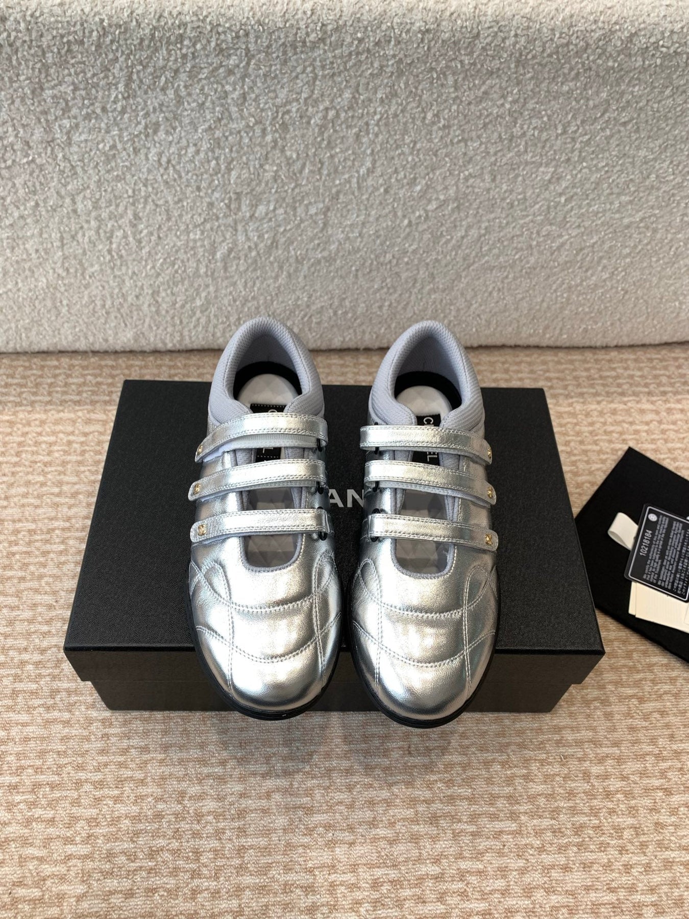 MARY JANE SNEAKERS IN SILVER LAMBSKIN