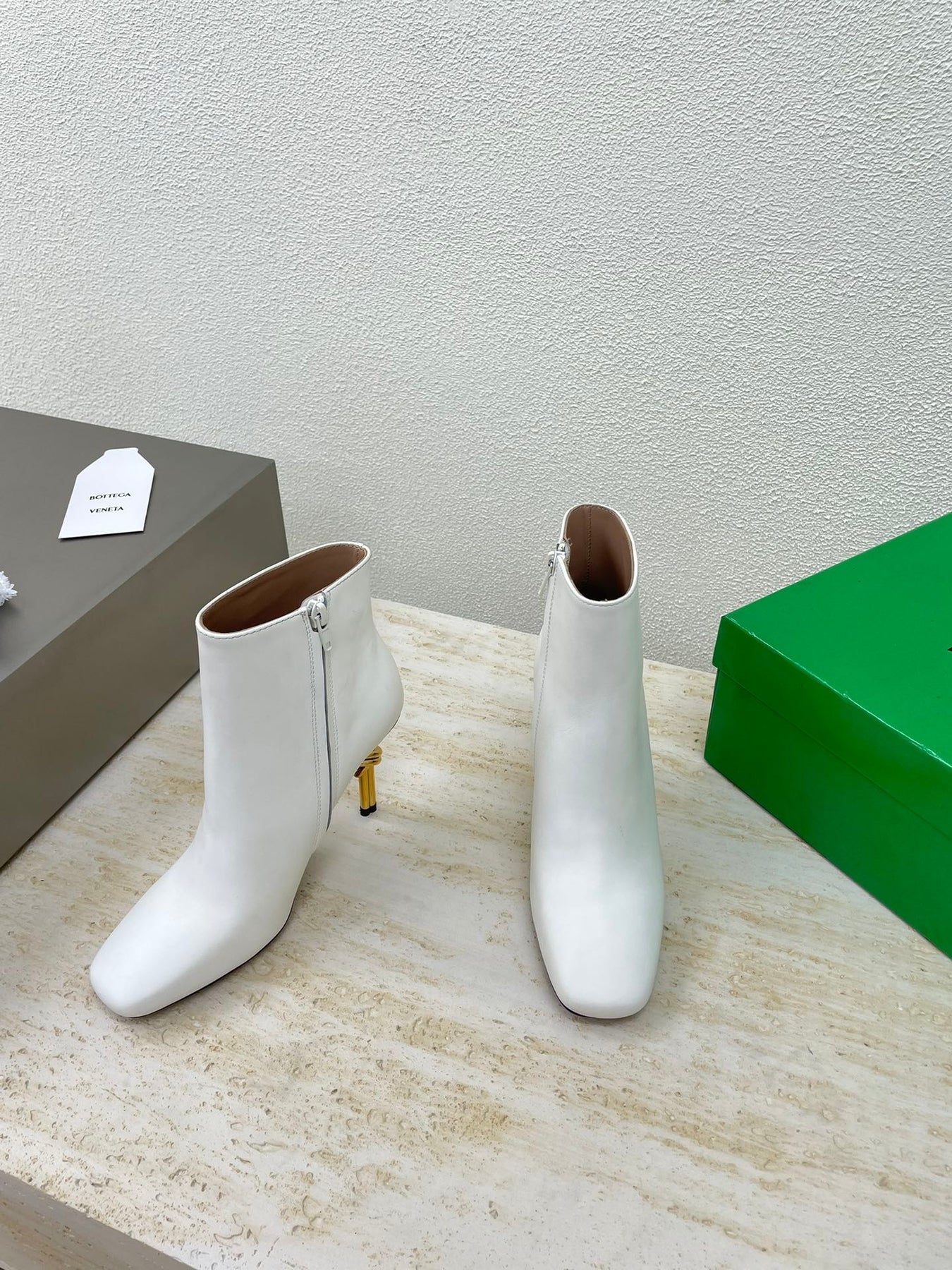 KNOT ANKLE BOOT IN WHITE CALFSKIN WITH GOLD METAL HEEL 9 CM