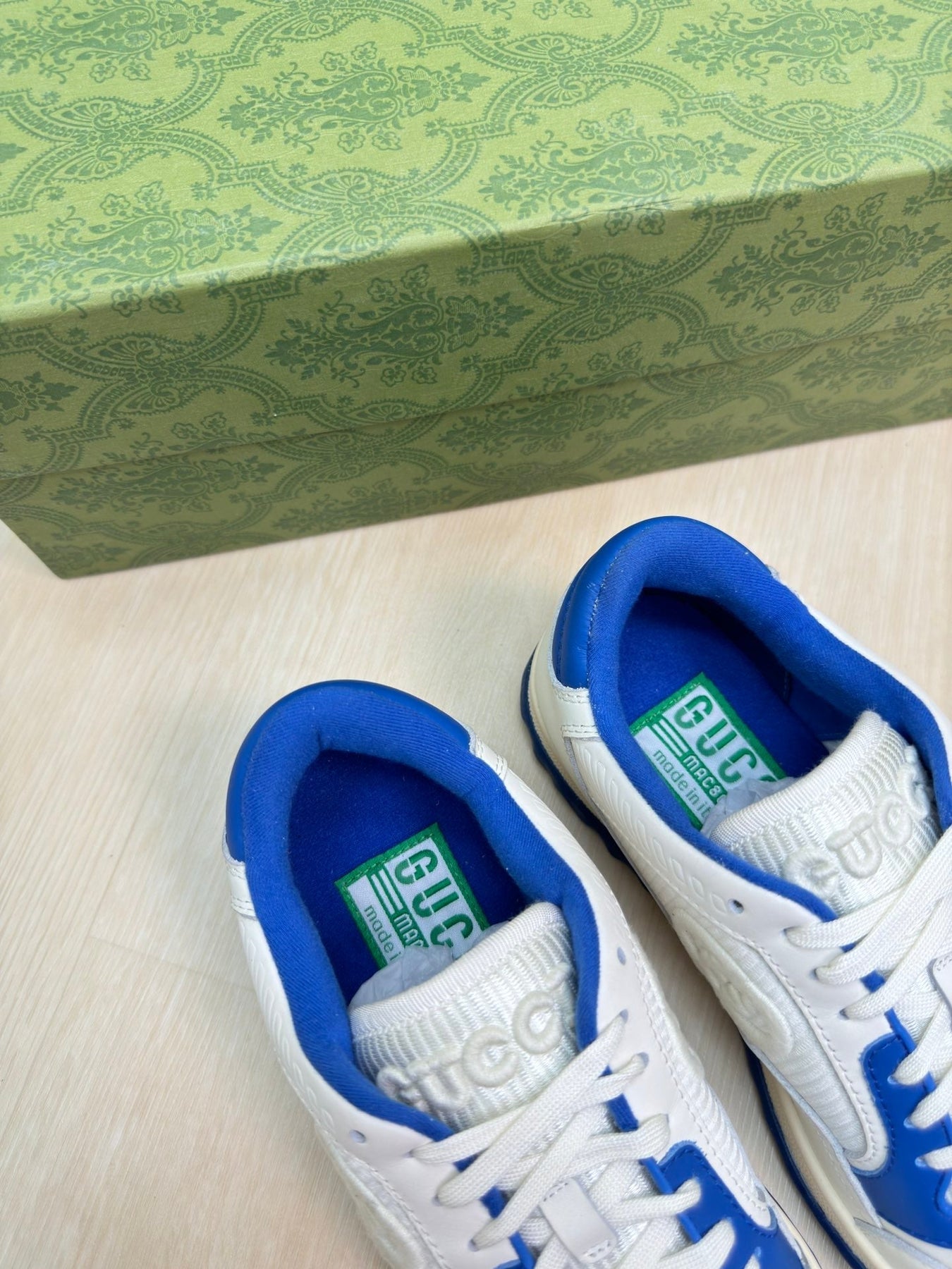 GG INTERLOCKING G SNEAKER BLUE WHITE CALFSKIN AND FABRIC