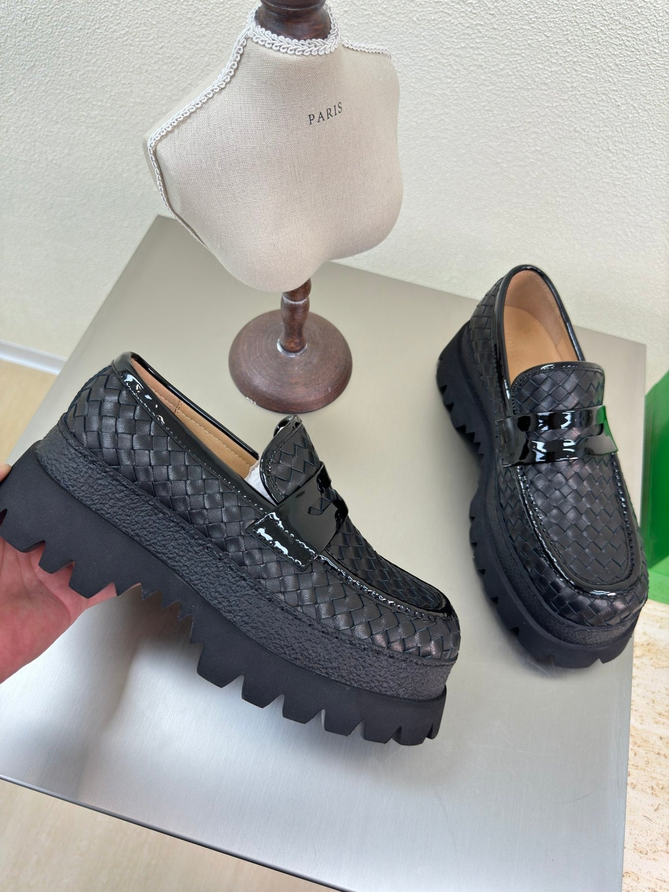 HADDOCK MOCCASIN IN BLACK CALFSKIN WITH WOVEN DESIGN
