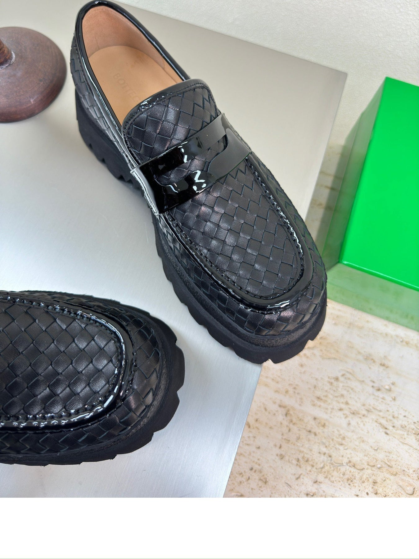 HADDOCK MOCCASIN IN BLACK CALFSKIN WITH WOVEN DESIGN