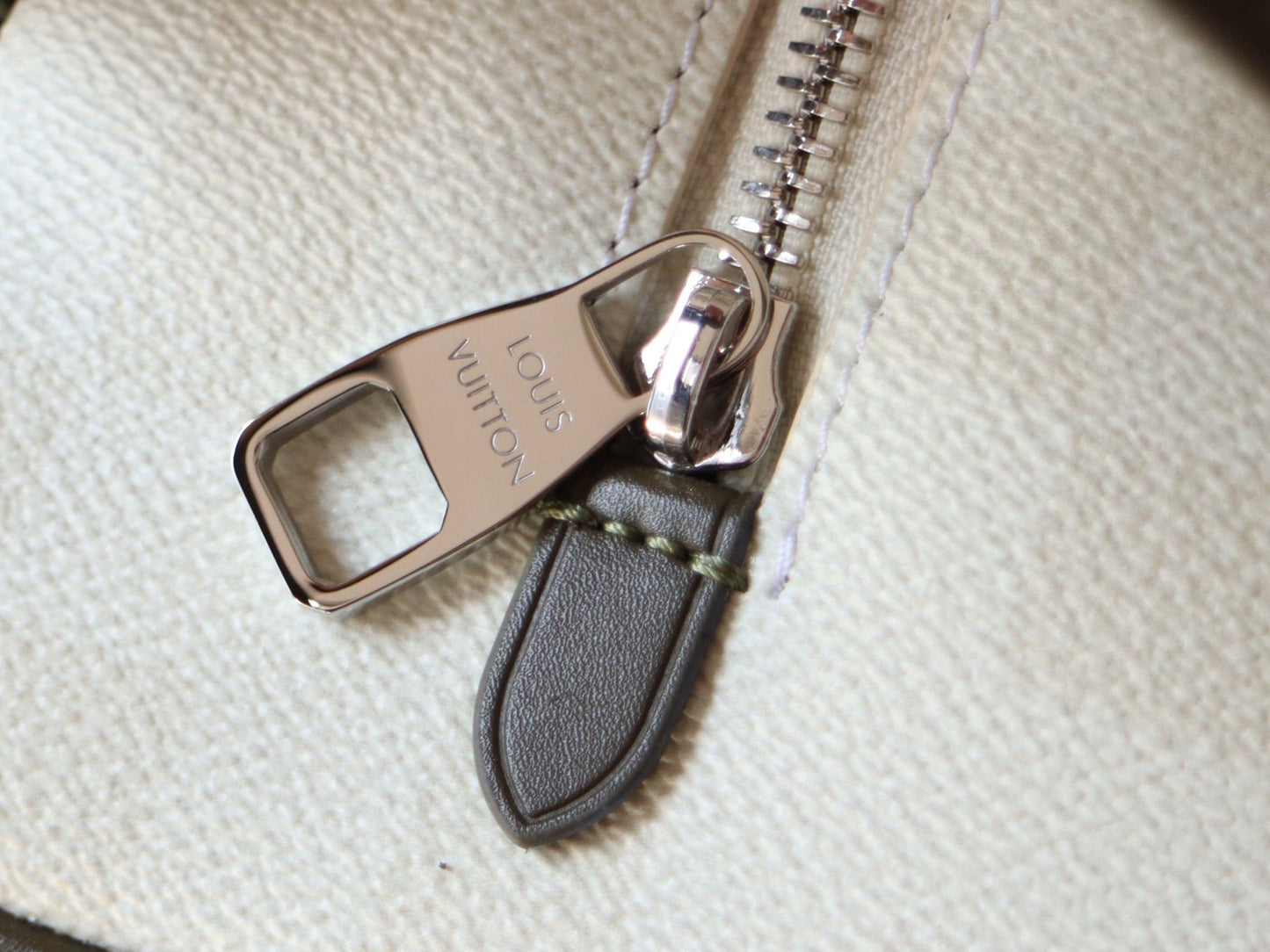 LOCKER DOPP KIT 23 IN KHAKI DAMOFLAGE COATED CANVAS
