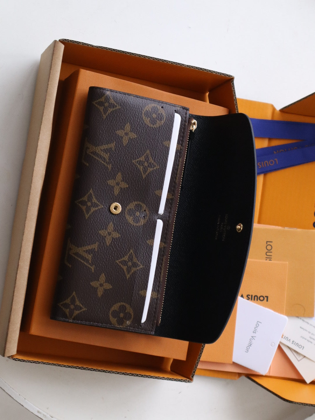 EMILIE WALLET 19 IN CHOCOLATE BROWN MONOGRAM CALFSKIN