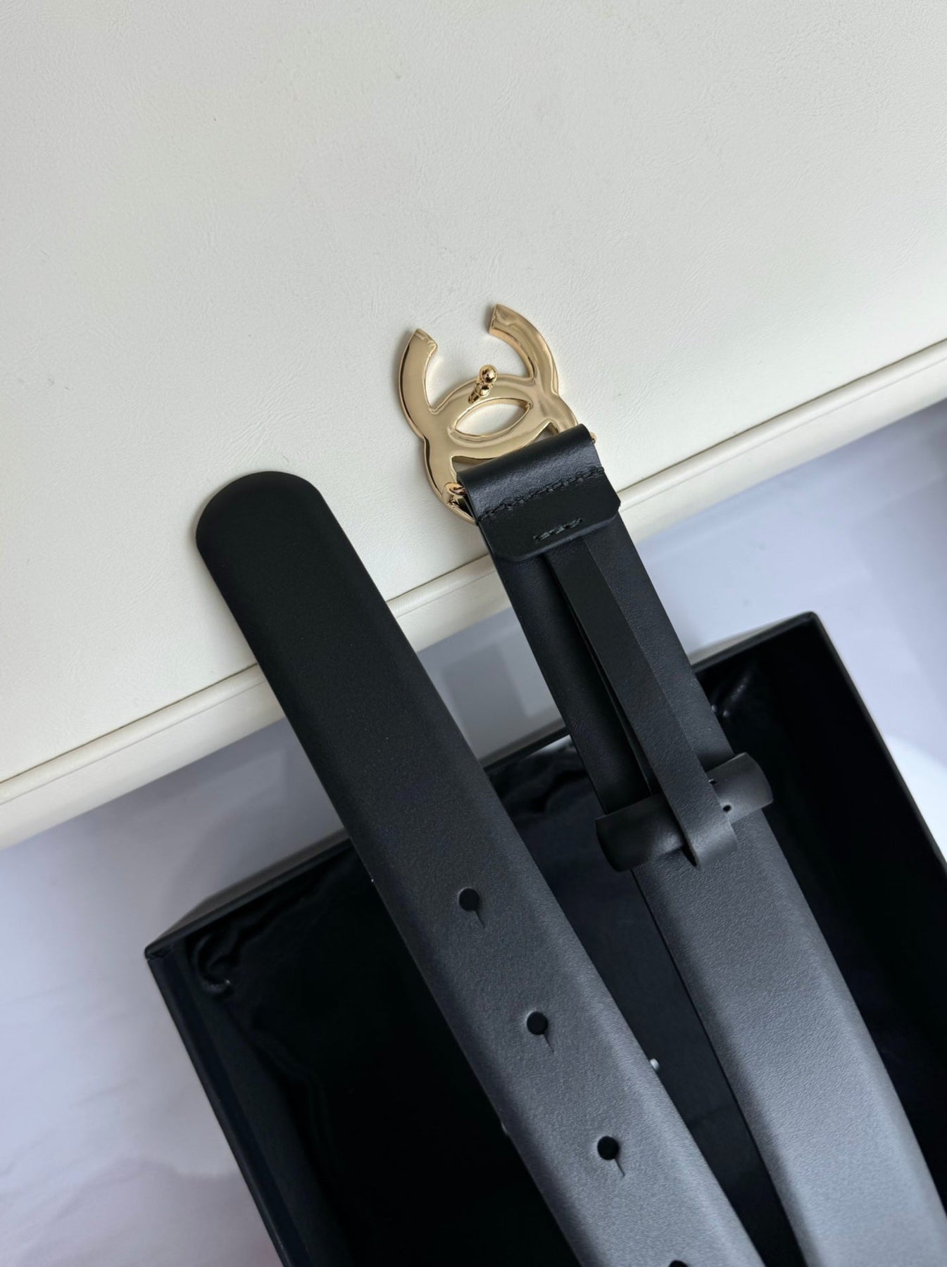 CC BELT 30MM IN BLACK SMOOTH CALFSKIN GOLD HARDWARE ATTACH RHINSTONES