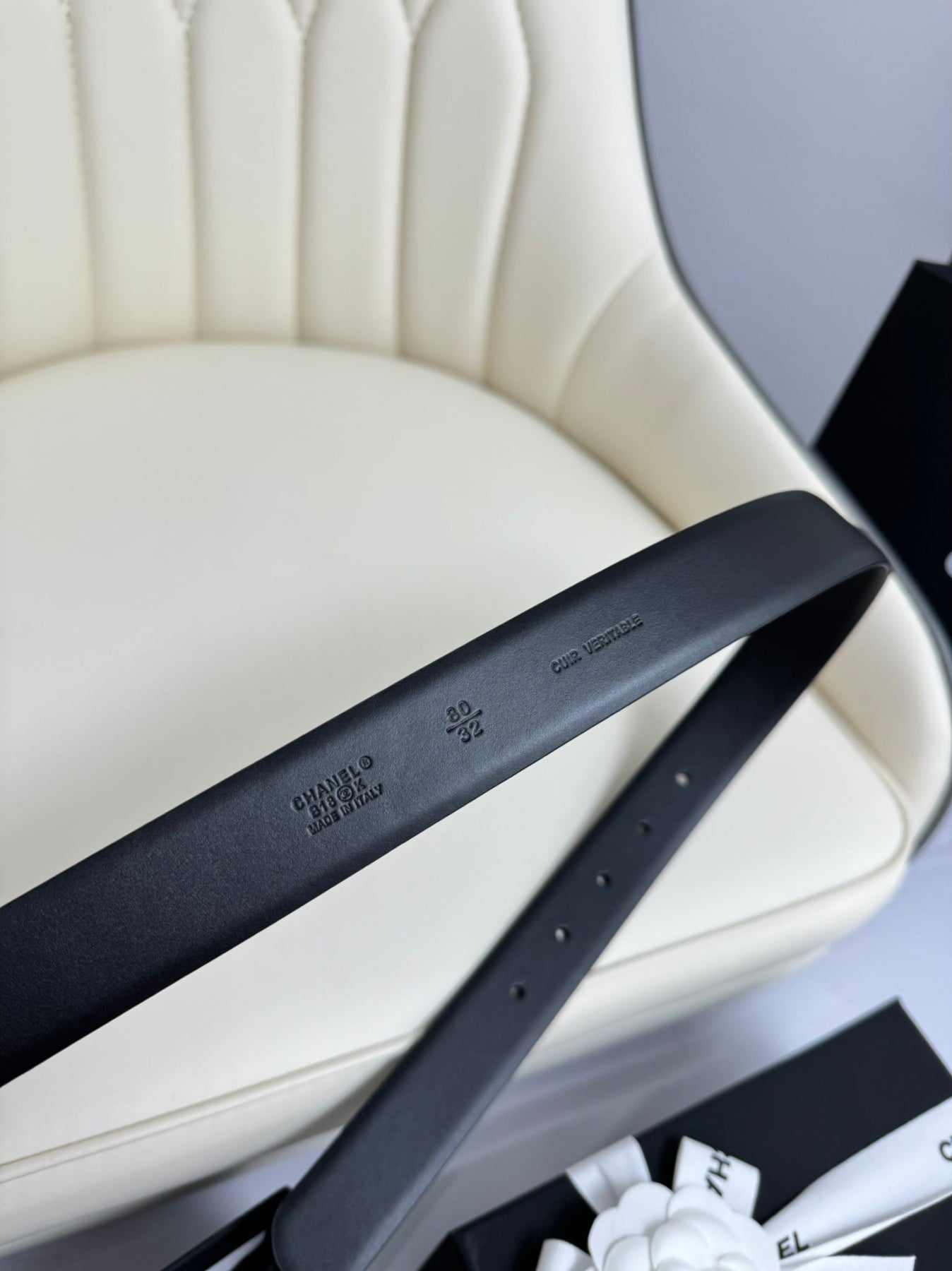 CC BELT 30MM IN BLACK SMOOTH CALFSKIN GOLD HARDWARE ATTACH RHINSTONE