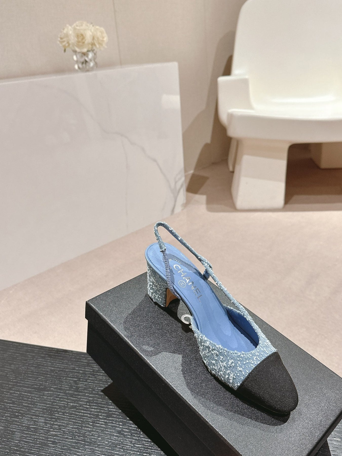 HIGH SLINGBACKS IN LIGHT BLUE DENIM AND BLACK SATIN