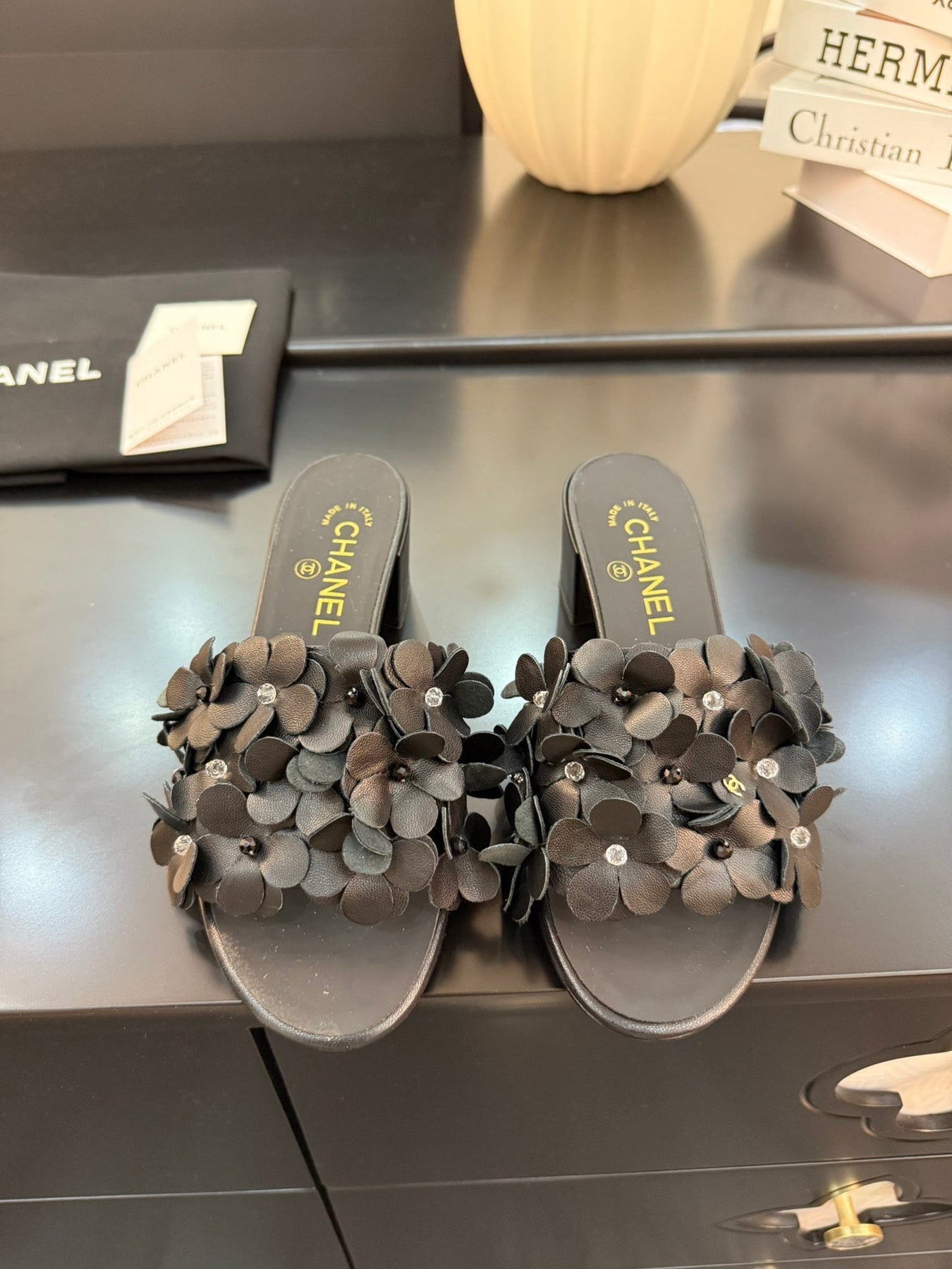 MID HEEL 45 MM MULE IN BLACK CALFSKIN