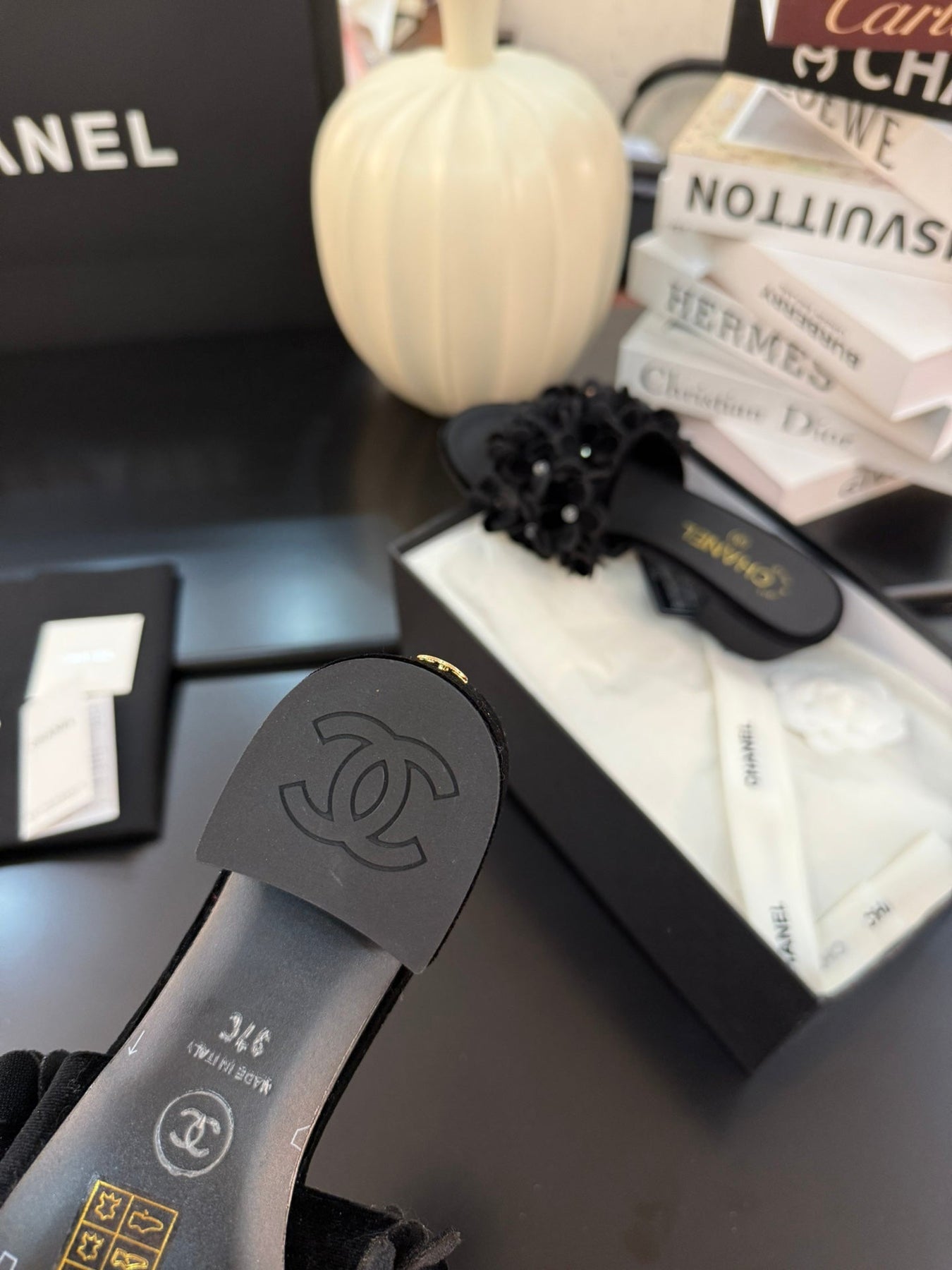 MID HEEL 45 MM MULE IN BLACK VELVET