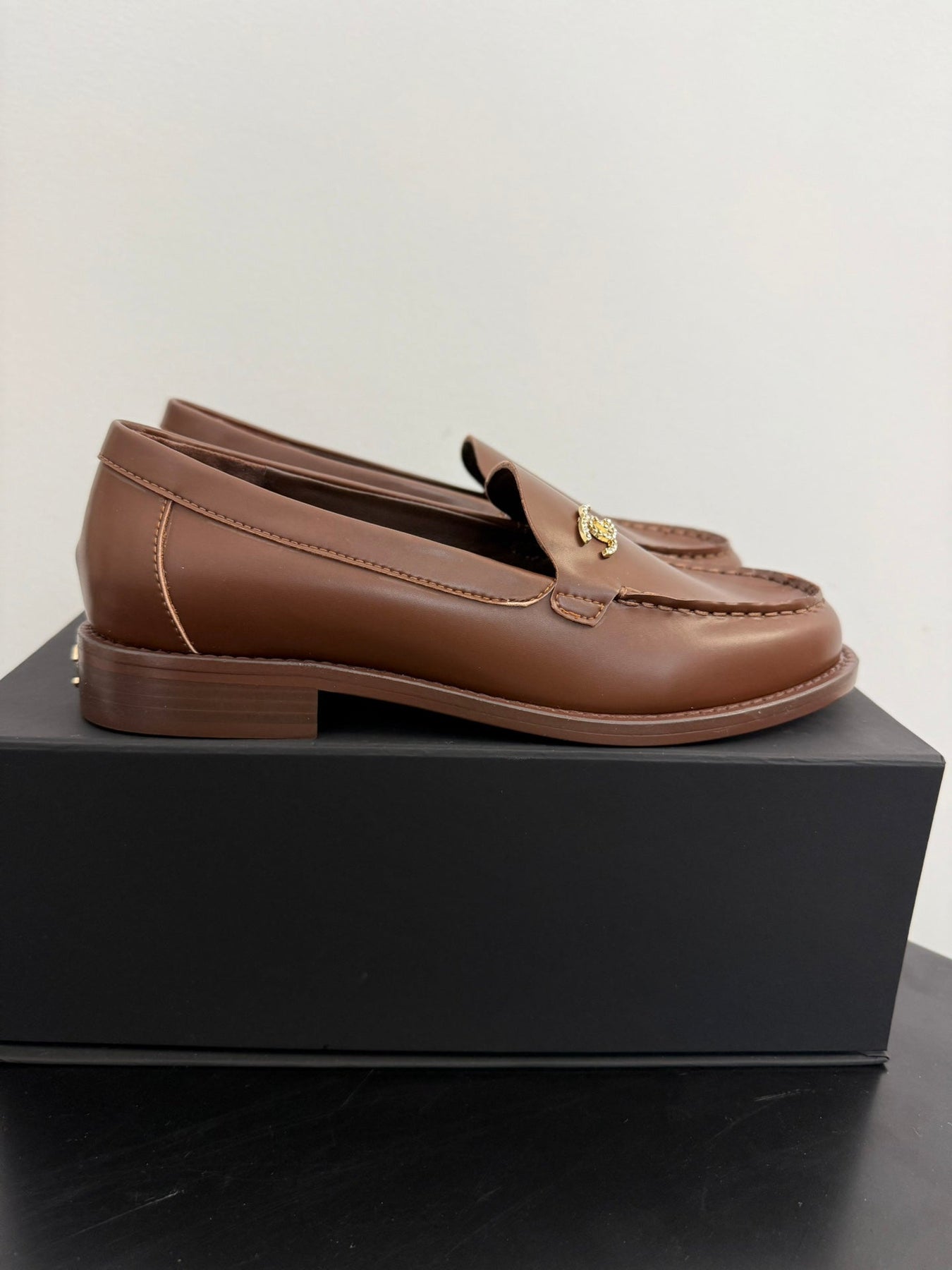 CC 25C Moccasins Brown Patent Leather