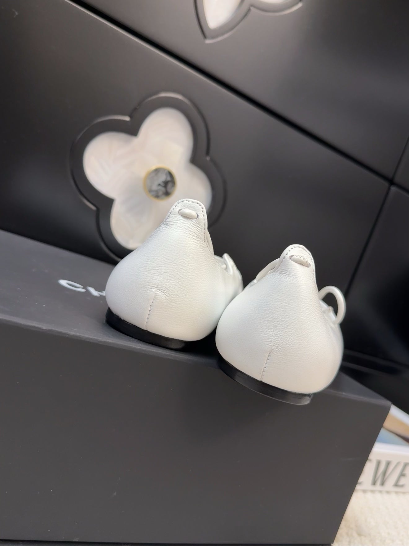 FLAT MARY JANE PUMPS IN WHITE MIX BLACK LAMBSKIN