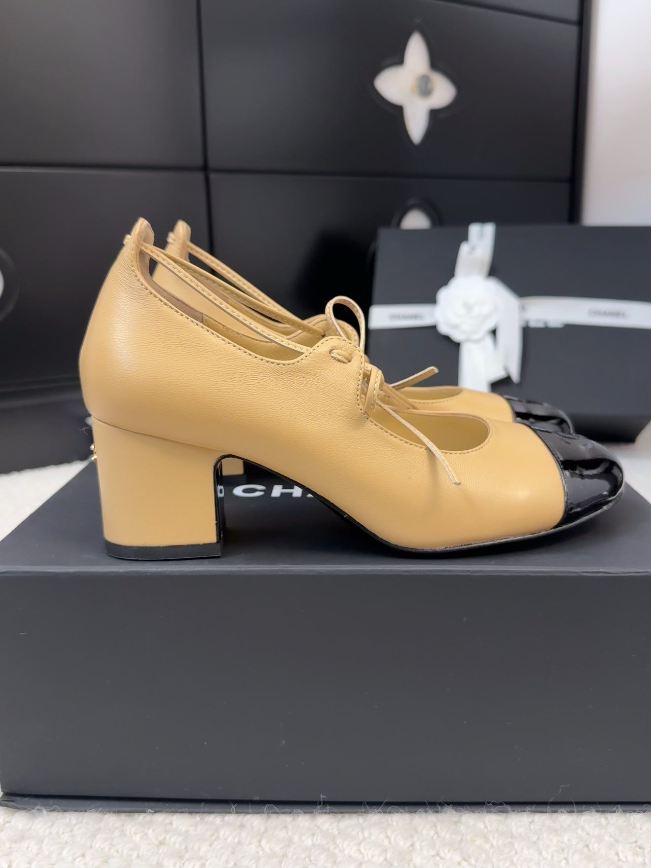 MARY JANE PUMPS 55 MM IN SAND YELLOW MIX BLACK LAMBSKIN