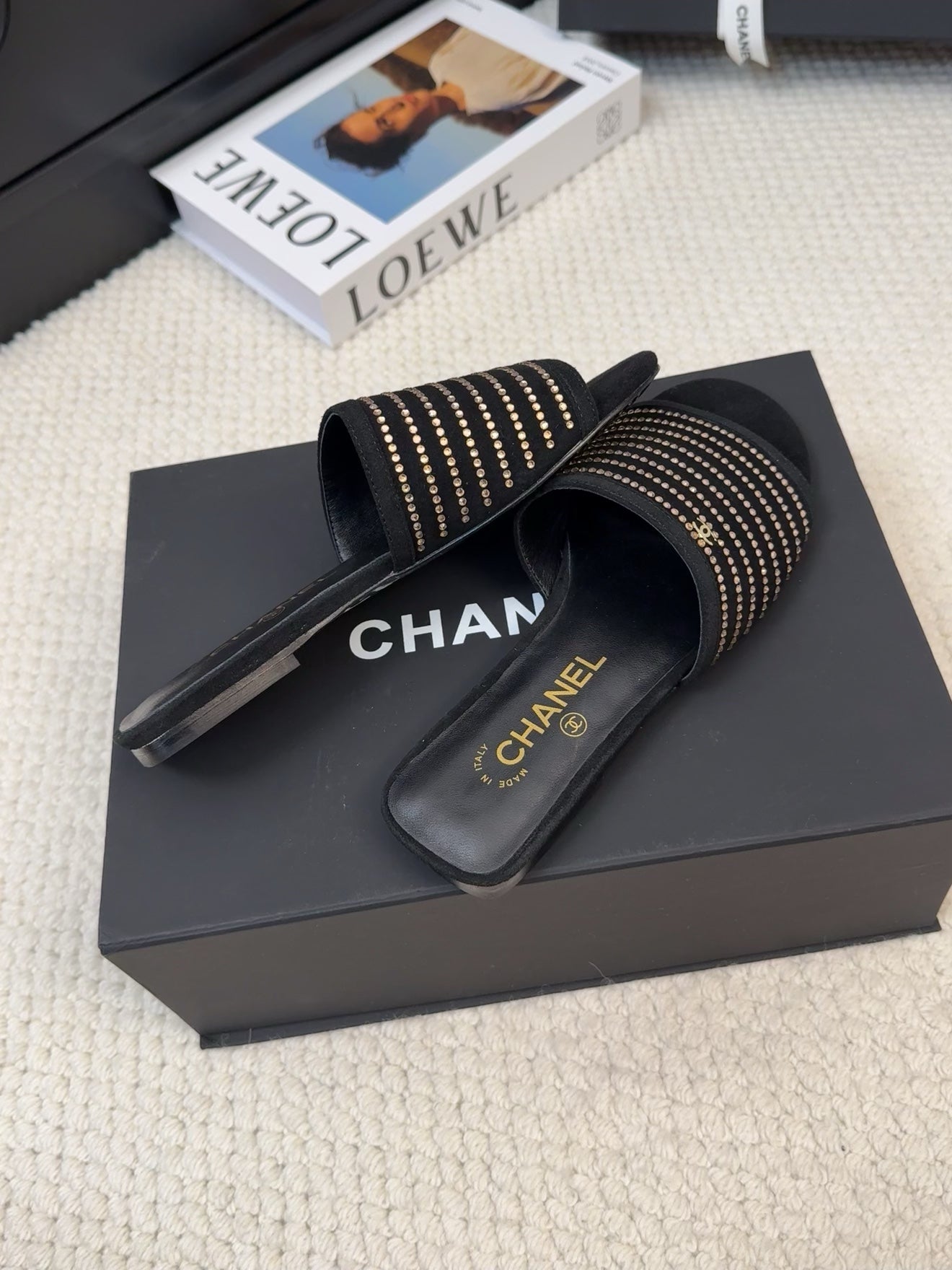 FLAT SLIDE IN BLACK SUEDE WITH CRYSTALS