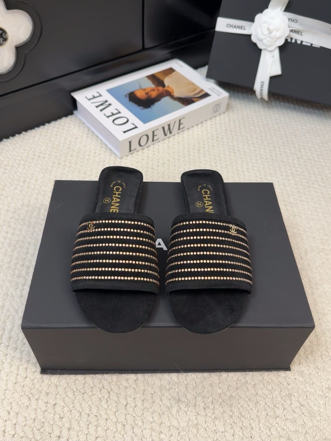 FLAT SLIDE IN BLACK SUEDE WITH CRYSTALS