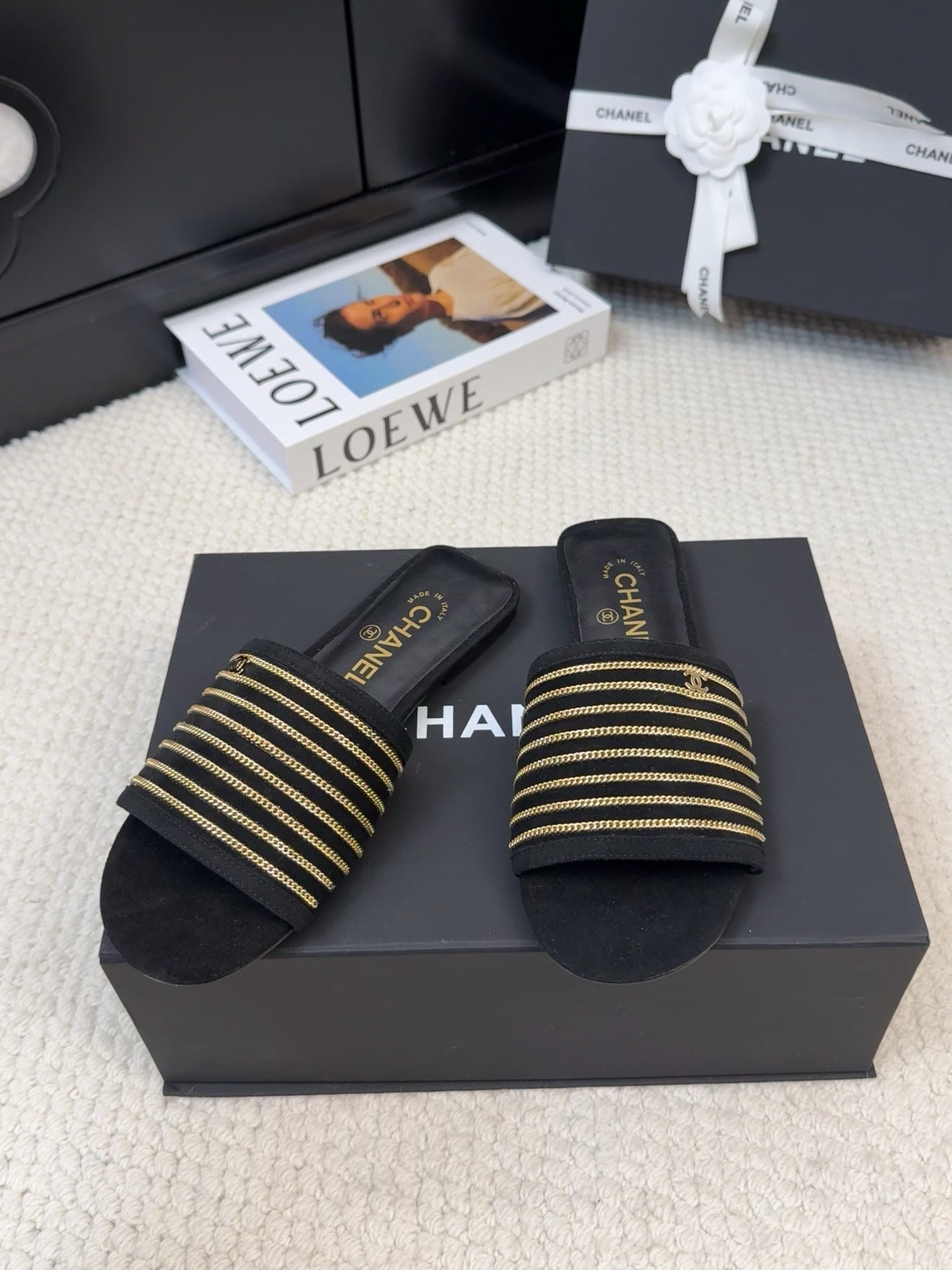 FLAT SLIDE IN BLACK SUEDE WITH GOLD CRYSTALS