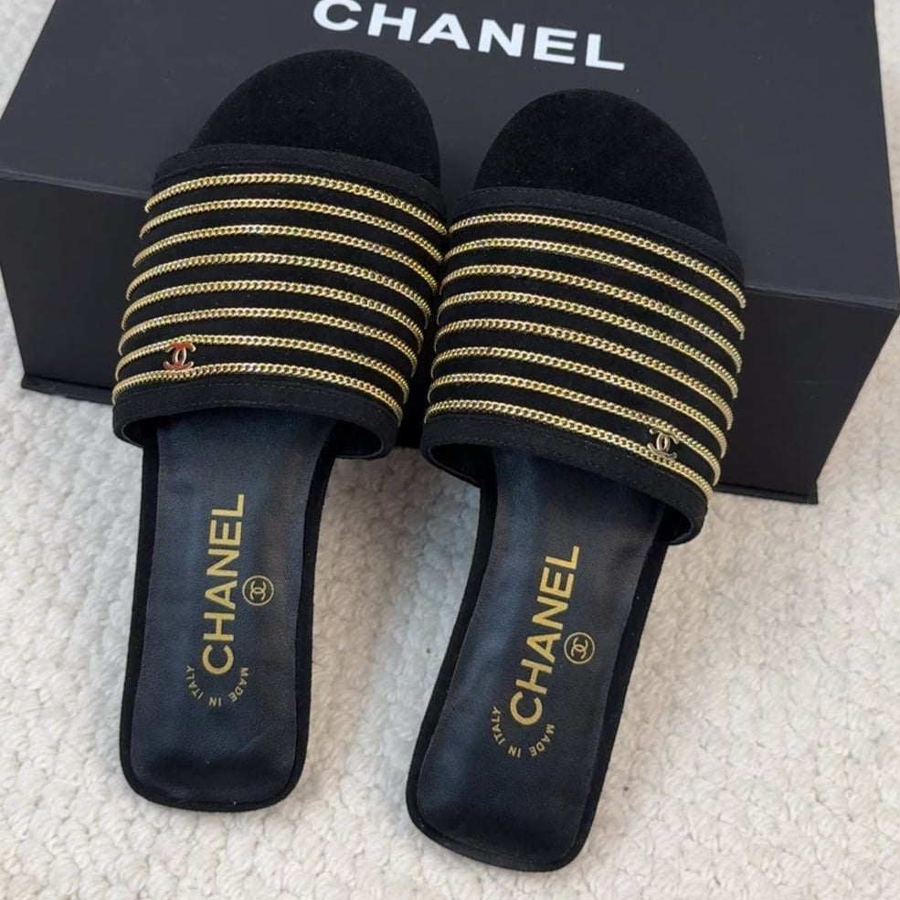 FLAT SLIDE IN BLACK SUEDE WITH GOLD CRYSTALS