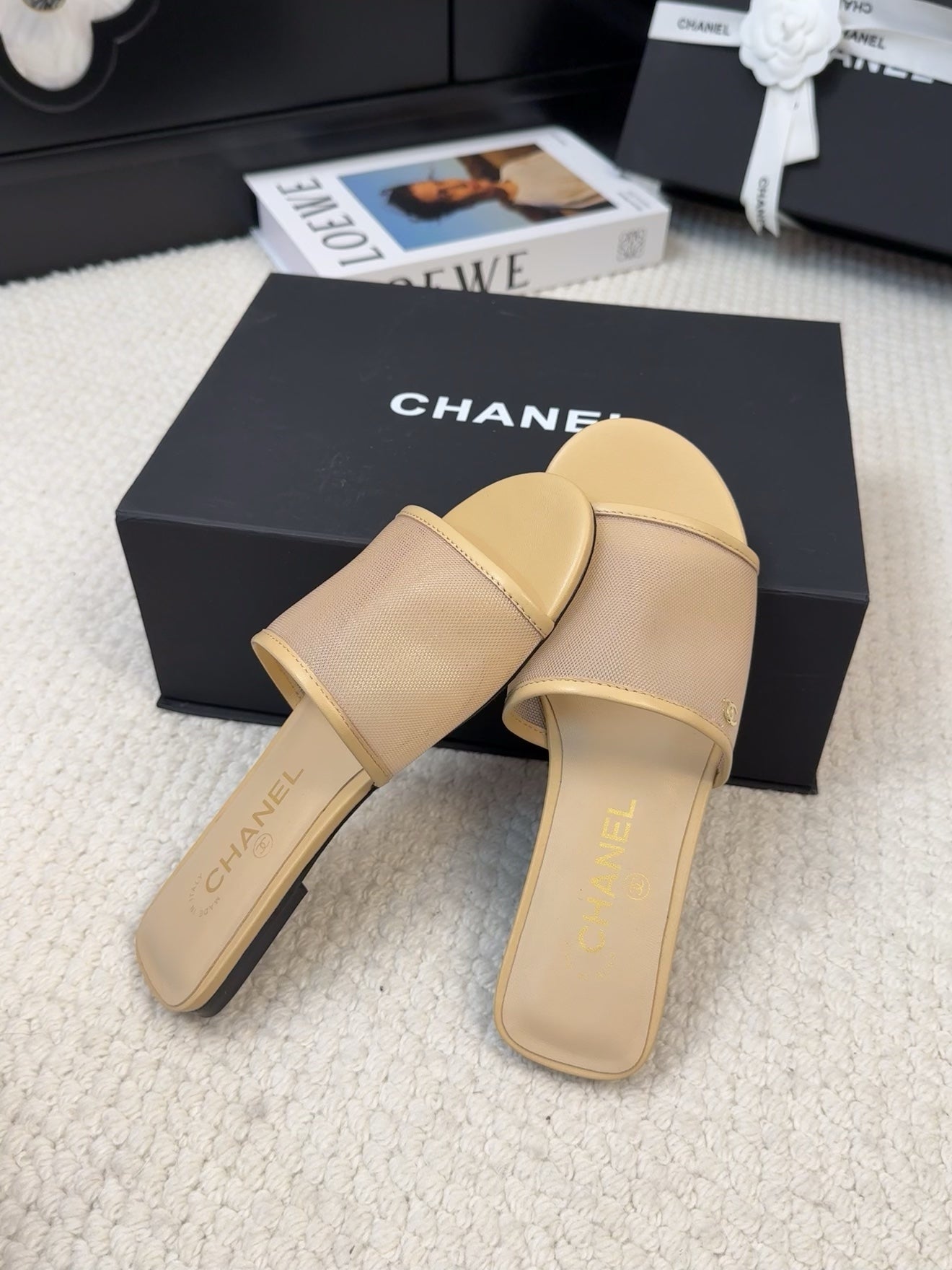 FLAT SLIDE IN FLAX YELLOW MESH AND SUEDE