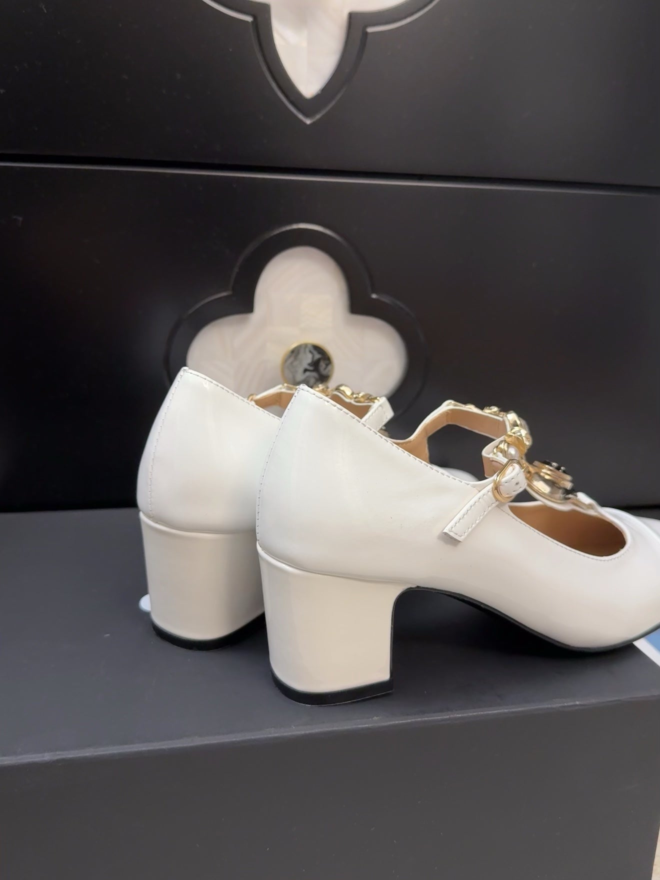 MARY JANE SHOES IN WHITE PATENT CALFSKIN 55 MM