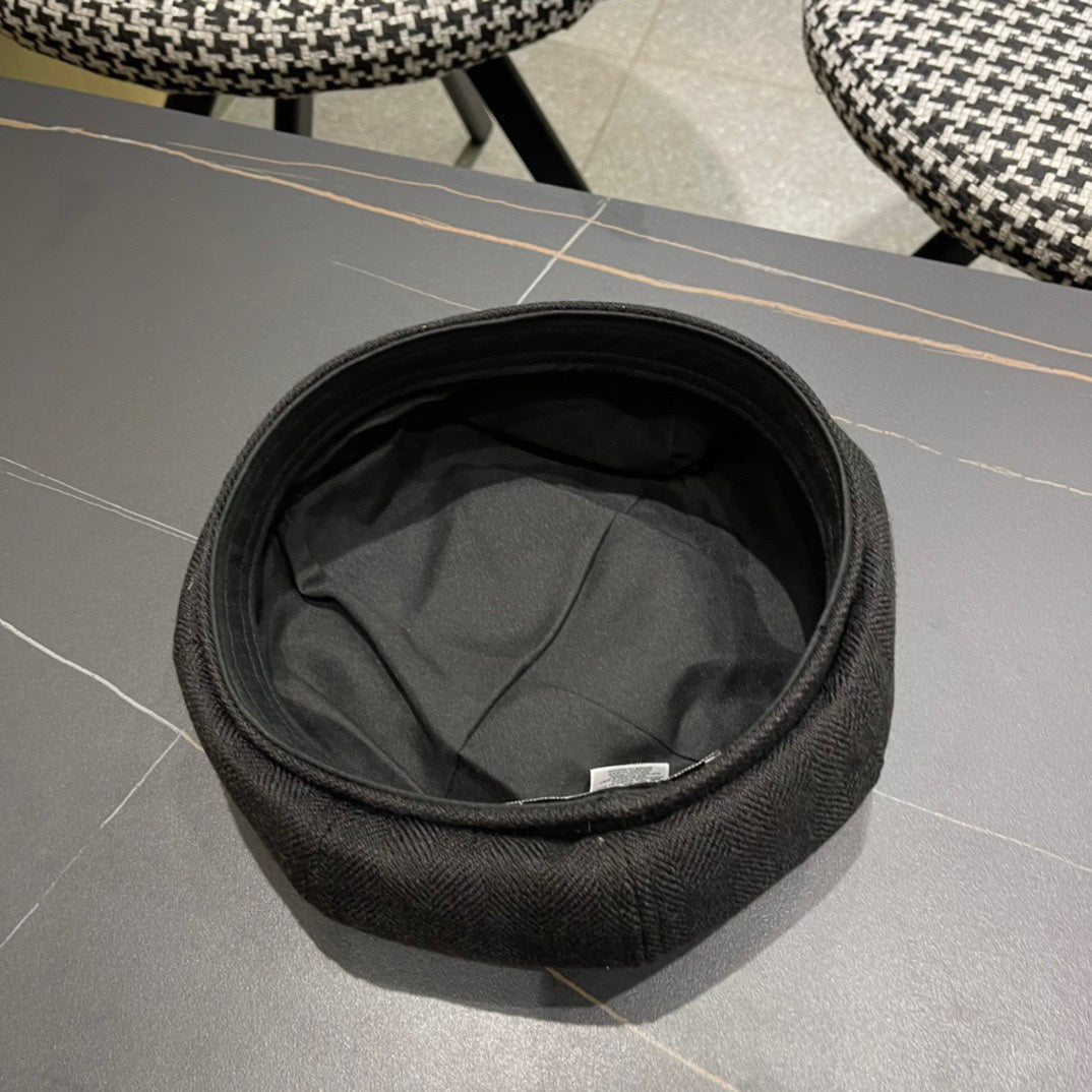 BERET HAT IN BLACK FABRIC 420941