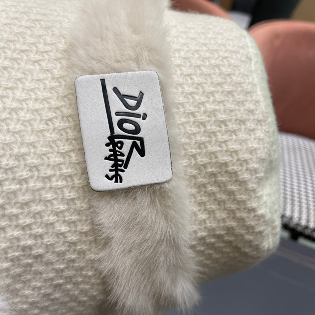 KNITTED BUCKET HAT IN WHITE FABRIC AND RABBIT FUR 431198